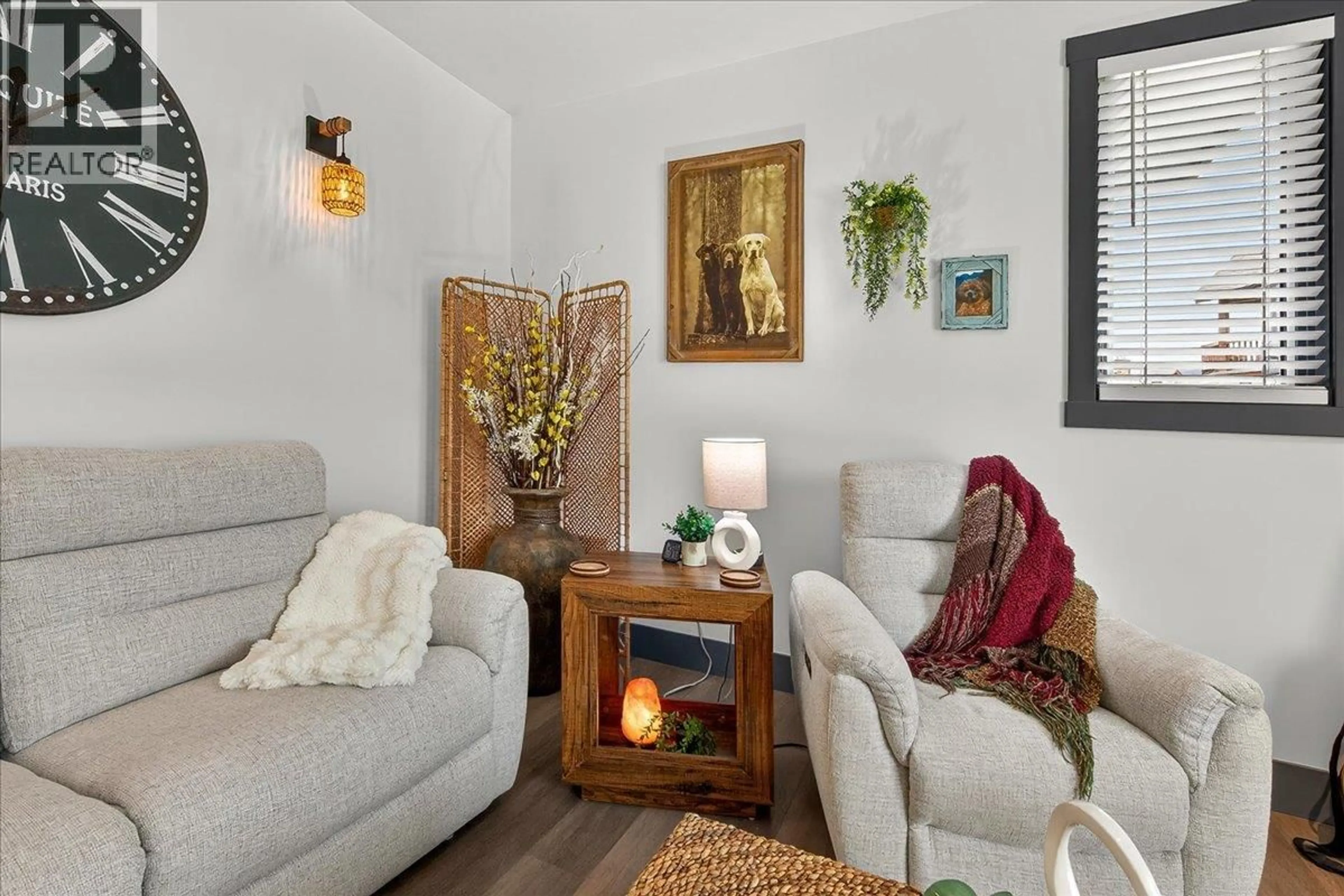 Living room with furniture, unknown for 601 - 7291 PROSPECTOR AVENUE, Radium Hot Springs British Columbia V0A1M0