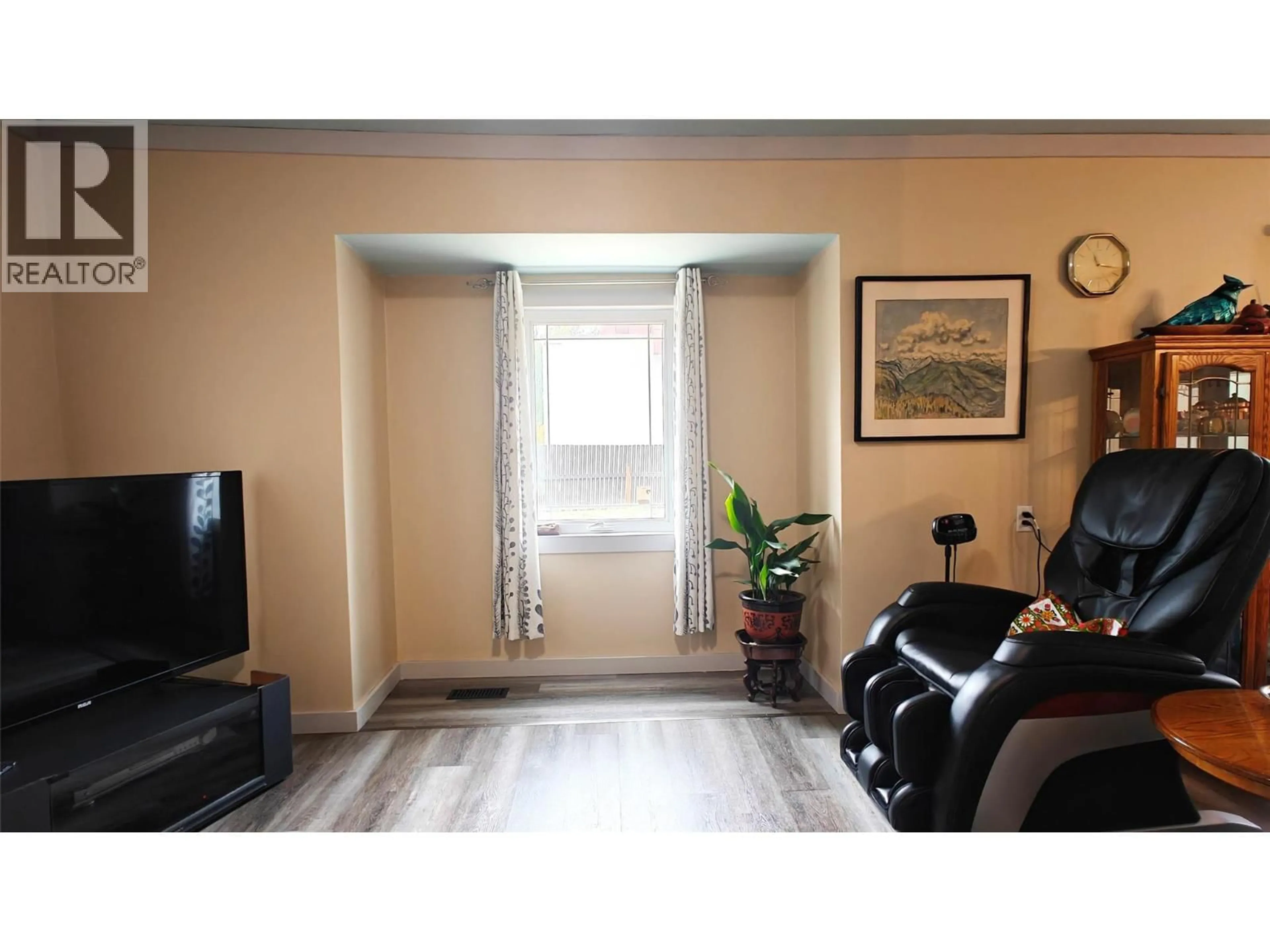 A pic of a room for 1939 BEAVER STREET EAST, Fruitvale British Columbia V0G1L0