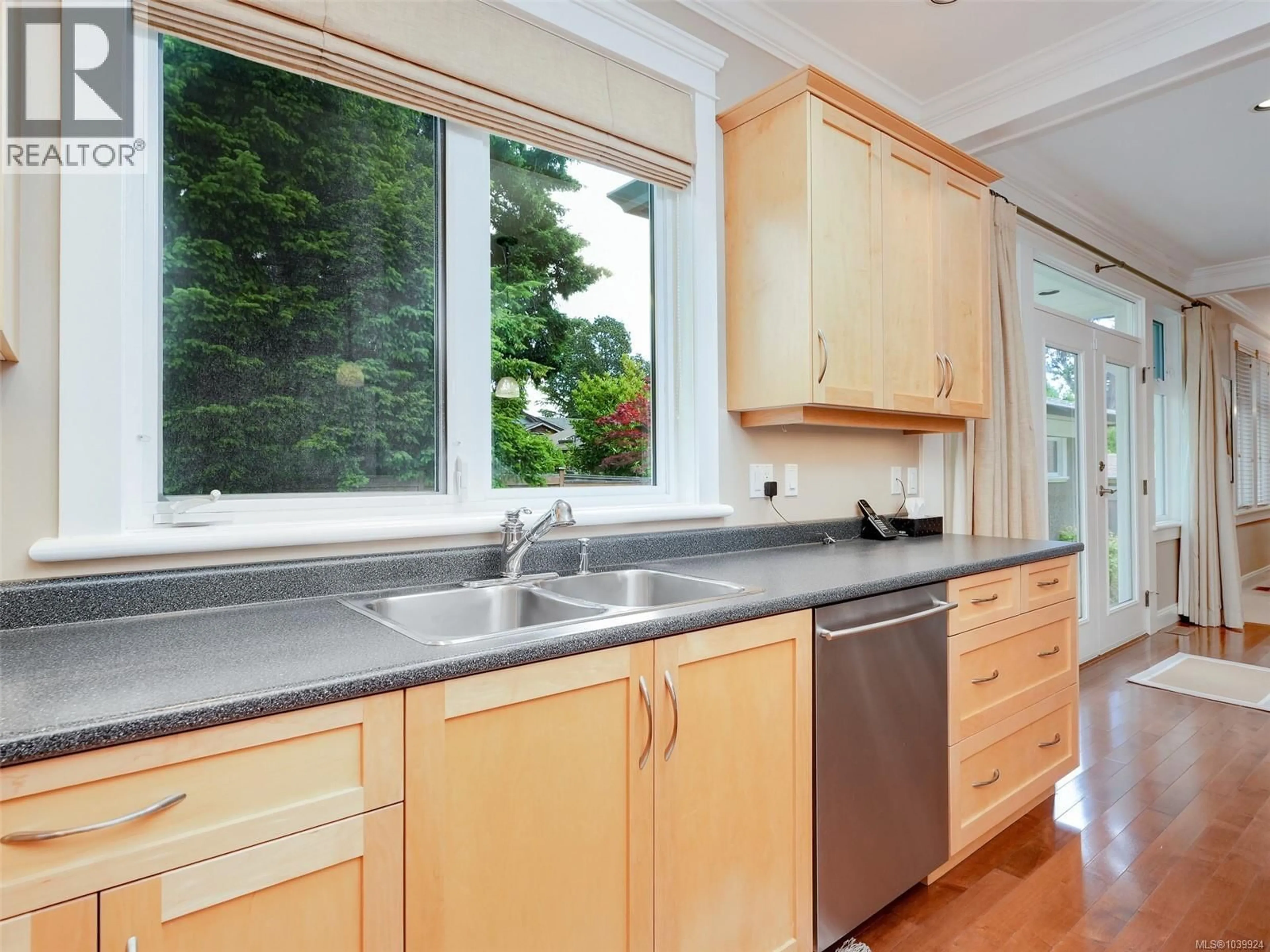 Unknown for 2286 HAZELTON PLACE, Saanich British Columbia V8N5C3