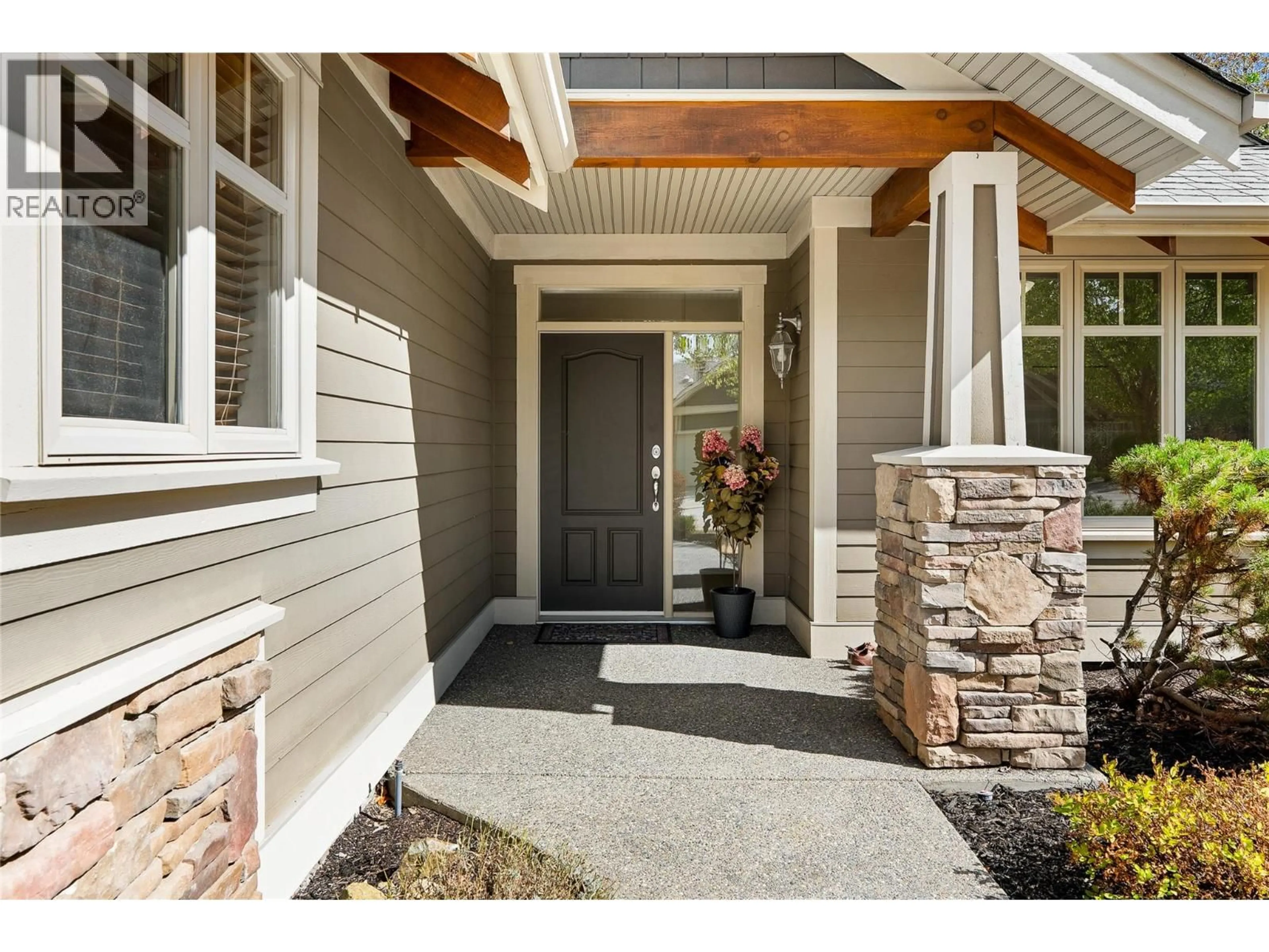 Indoor entryway for 153 MASHIE CRESCENT, Vernon British Columbia V1H1V8
