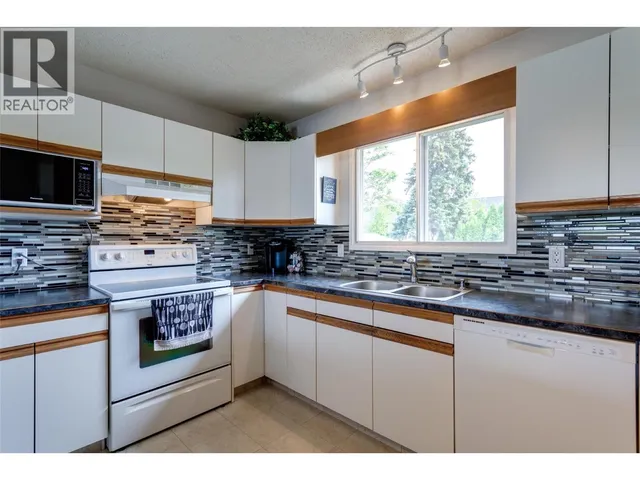 685 QUIGLEY ROAD, Kelowna 2
