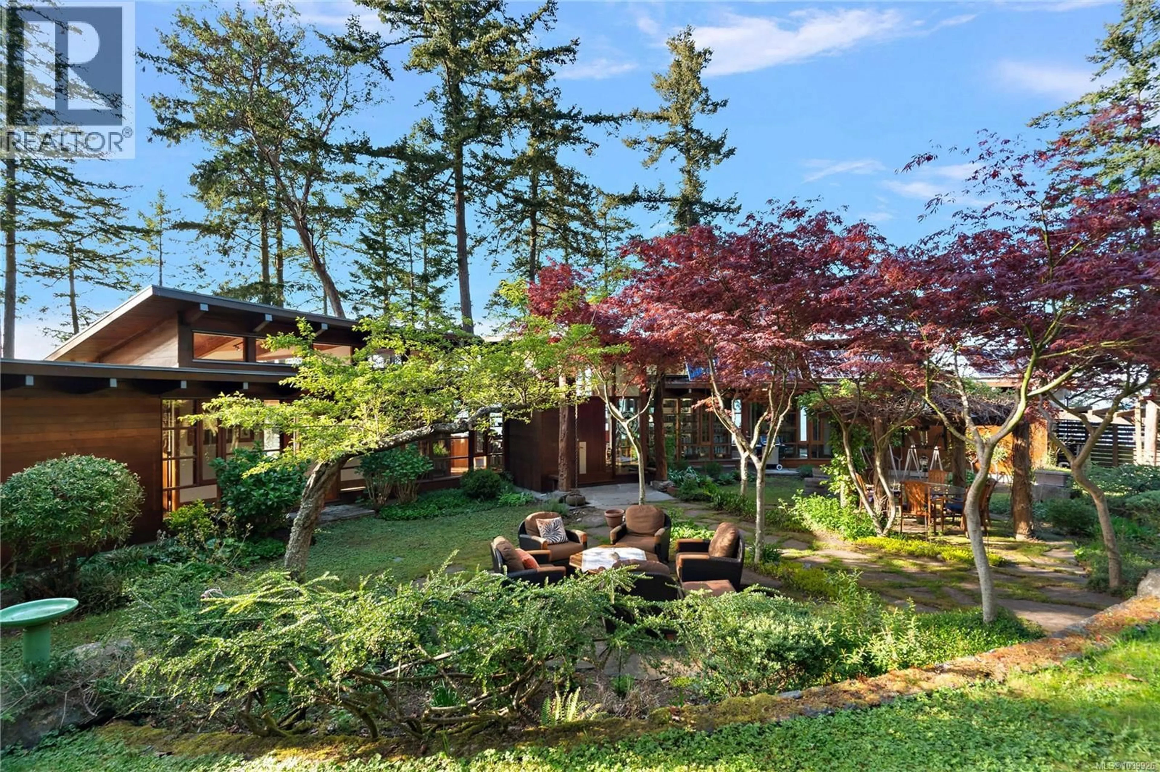 Patio, forest/trees view for GREENLEAF LANE, Sidney Island British Columbia V8L5Y9