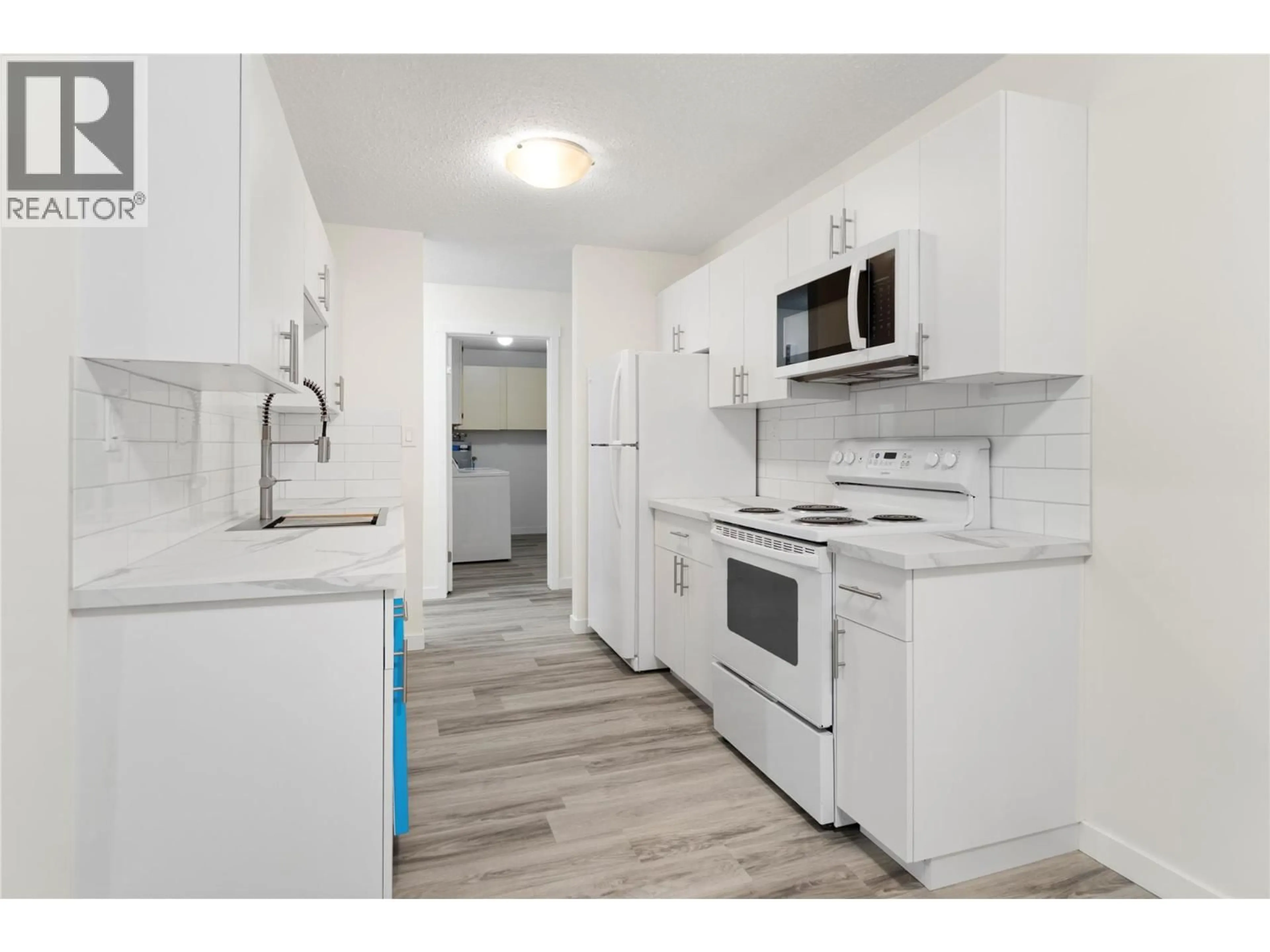 Standard kitchen, unknown for 11 - 200 GERSTMAR ROAD, Kelowna British Columbia V1X4A7