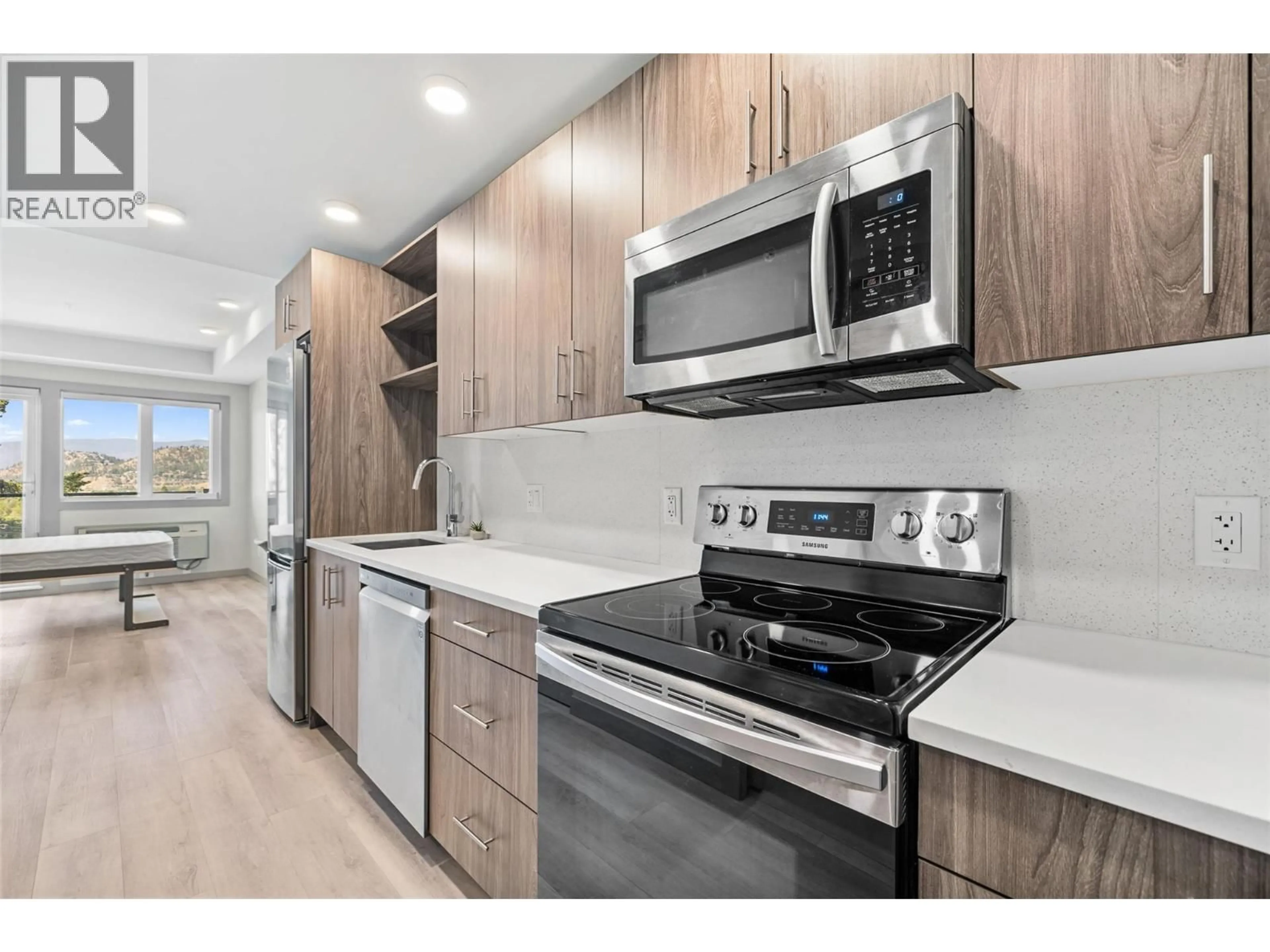 Standard kitchen, wood/laminate floor for PH6 - 345 DOUGALL ROAD NORTH, Kelowna British Columbia V1X0A8