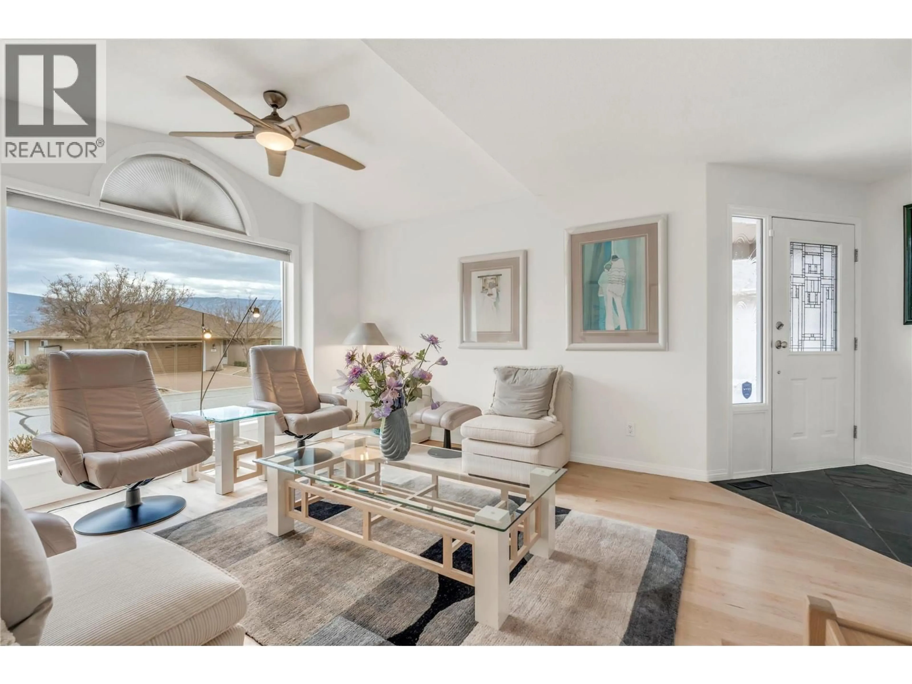 Living room with furniture, unknown for 444 RIDGE PLACE, Penticton British Columbia V2A8N7