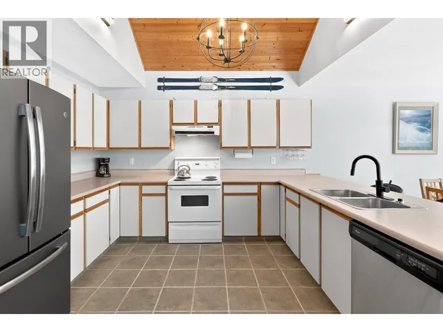 102 - 103 WHITETAIL ROAD, Apex Mountain 3