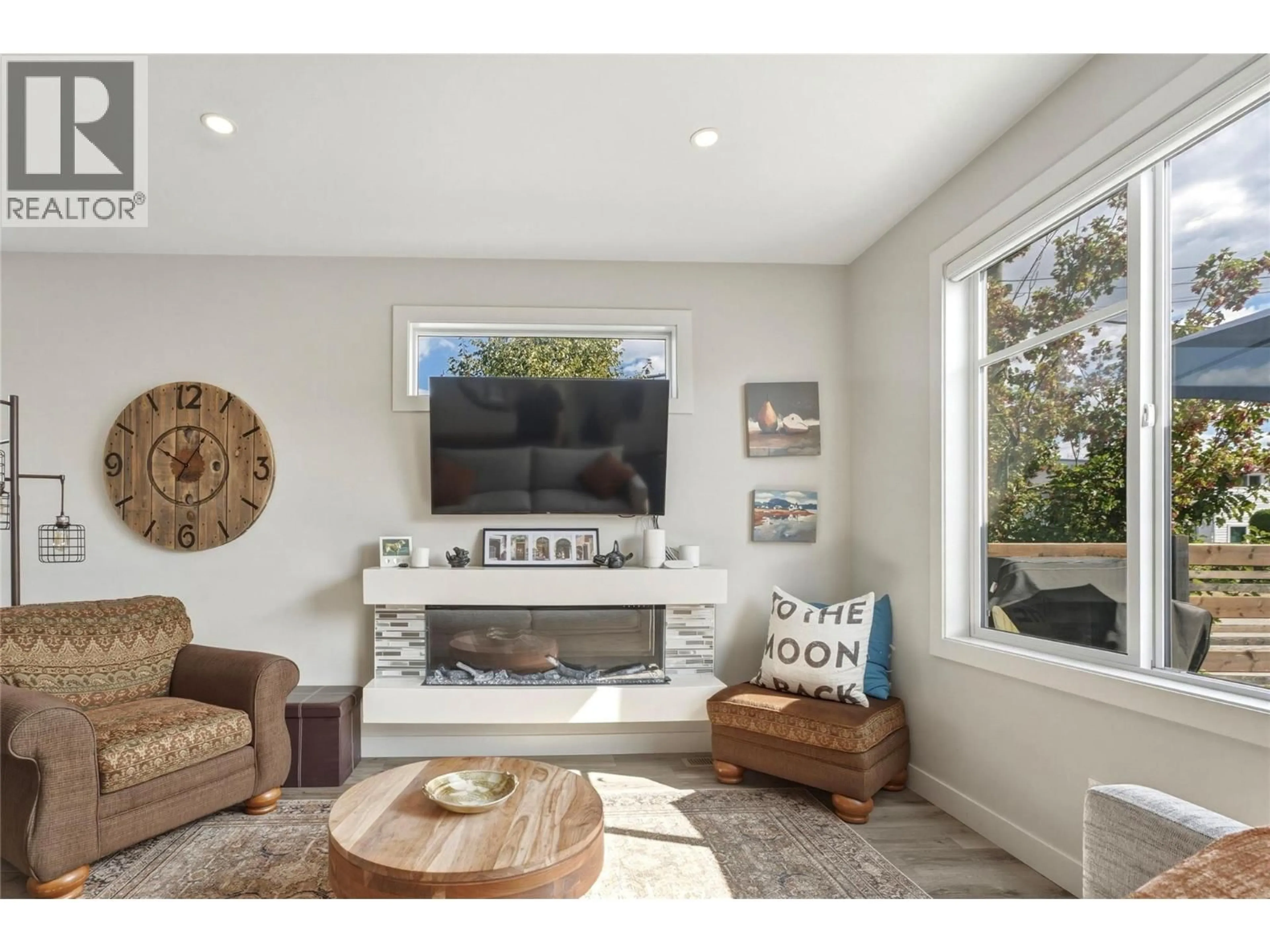 Living room with furniture, unknown for 1 - 3405 16 AVENUE, Vernon British Columbia V1T1A7