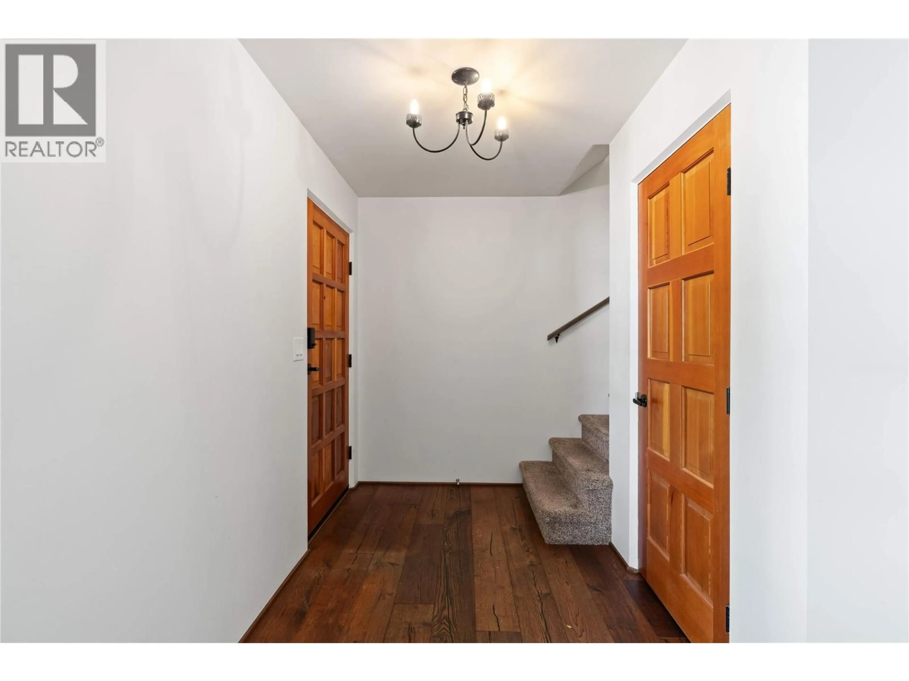 Indoor entryway for 21 - 3901 35 AVENUE, Vernon British Columbia V1T2V1