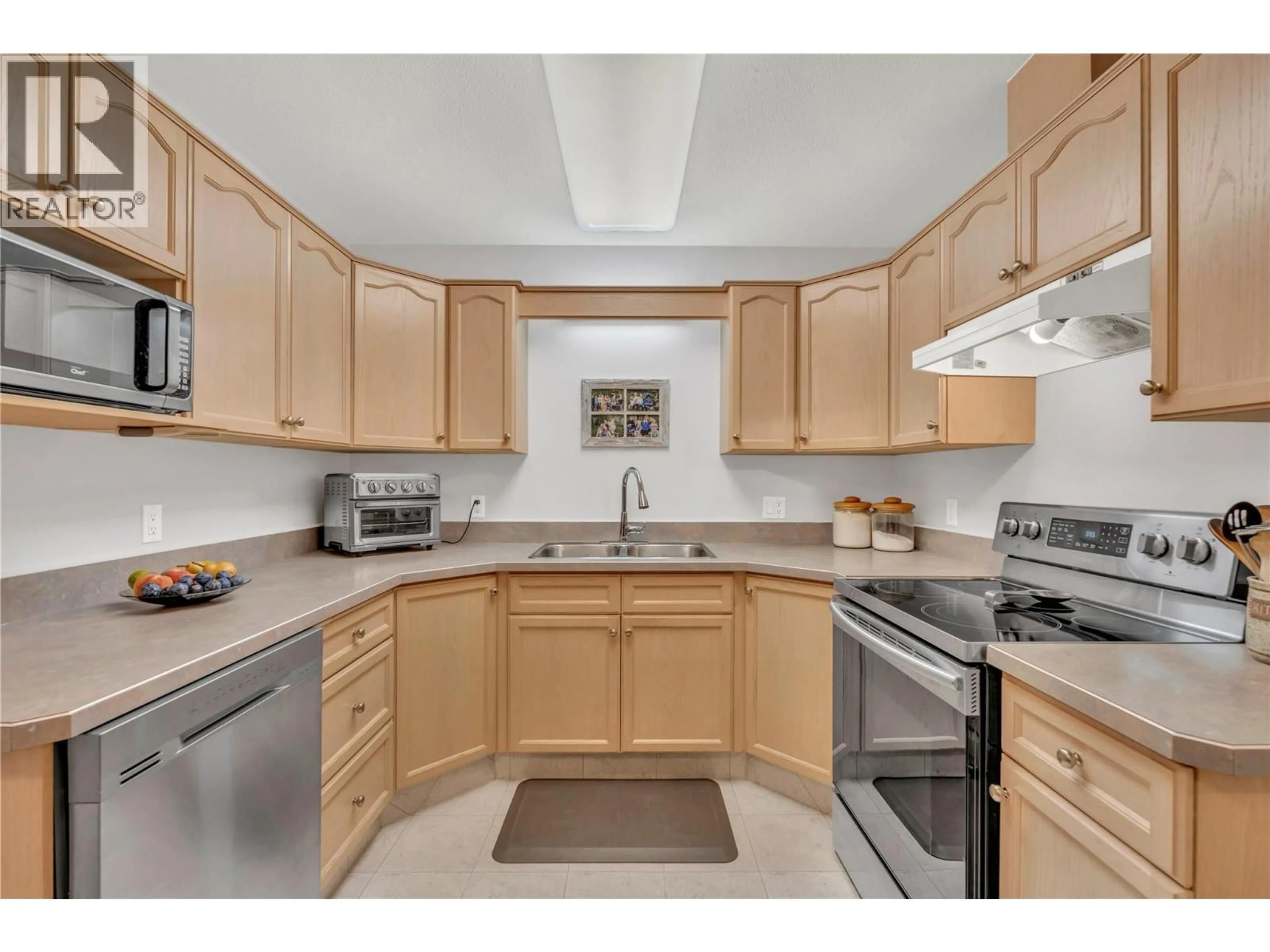 Standard kitchen, unknown for 205 - 8416 JUBILEE ROAD EAST, Summerland British Columbia V0H1Z5