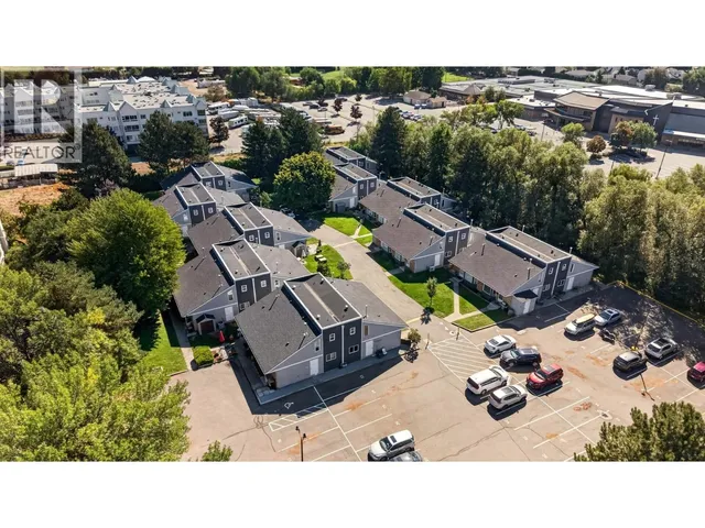 104 - 3155 GORDON DRIVE, Kelowna 2