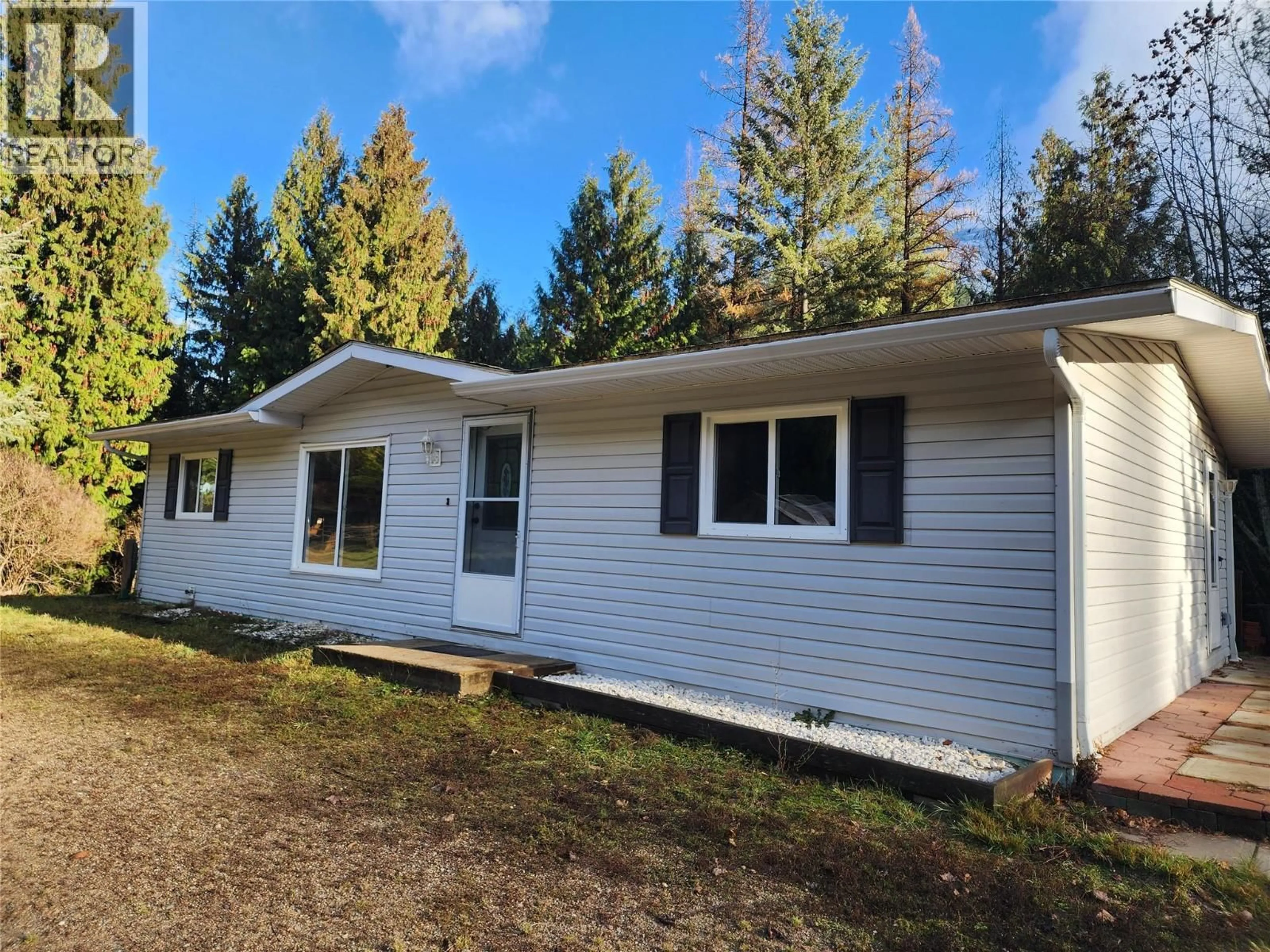 Home with vinyl exterior material, unknown for 1531 MOUNTAIN RIDGE ROAD, Pass Creek British Columbia V1N4S2
