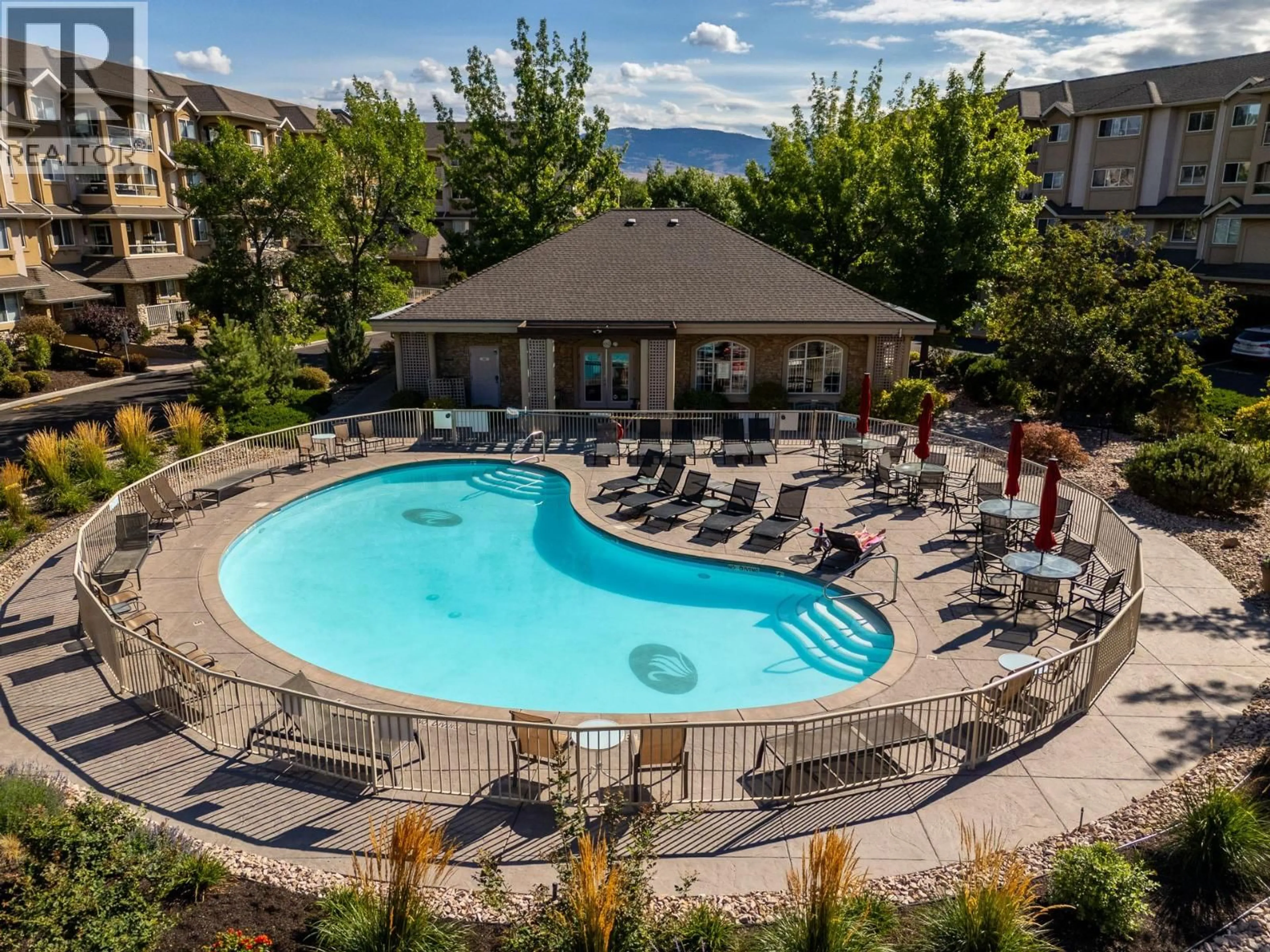 Pool for 305 - 1960 ENTERPRISE WAY, Kelowna British Columbia V1Y9S5