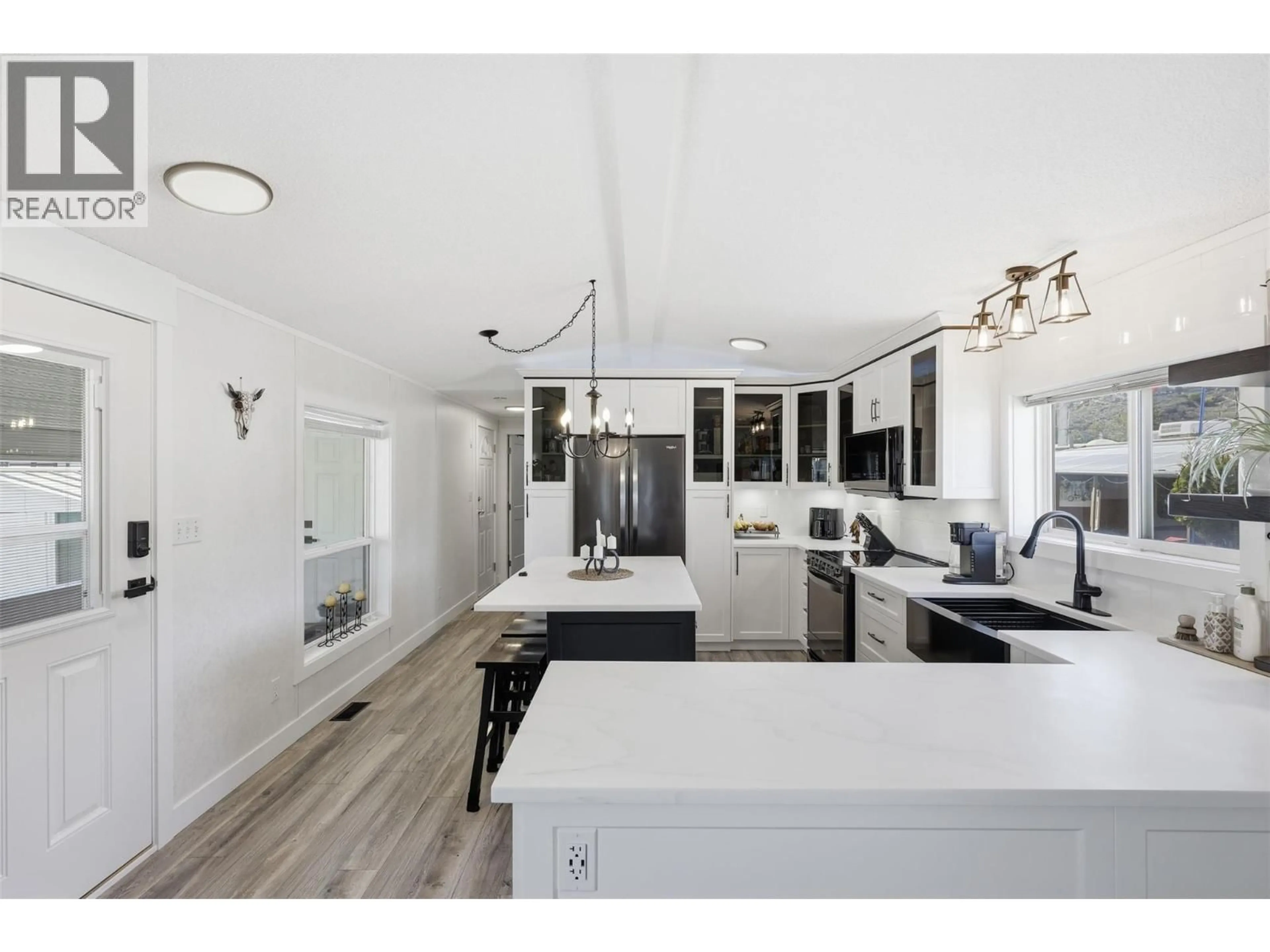 Open concept kitchen, unknown for 3 SATURN DRIVE, Kamloops British Columbia V2B1B1