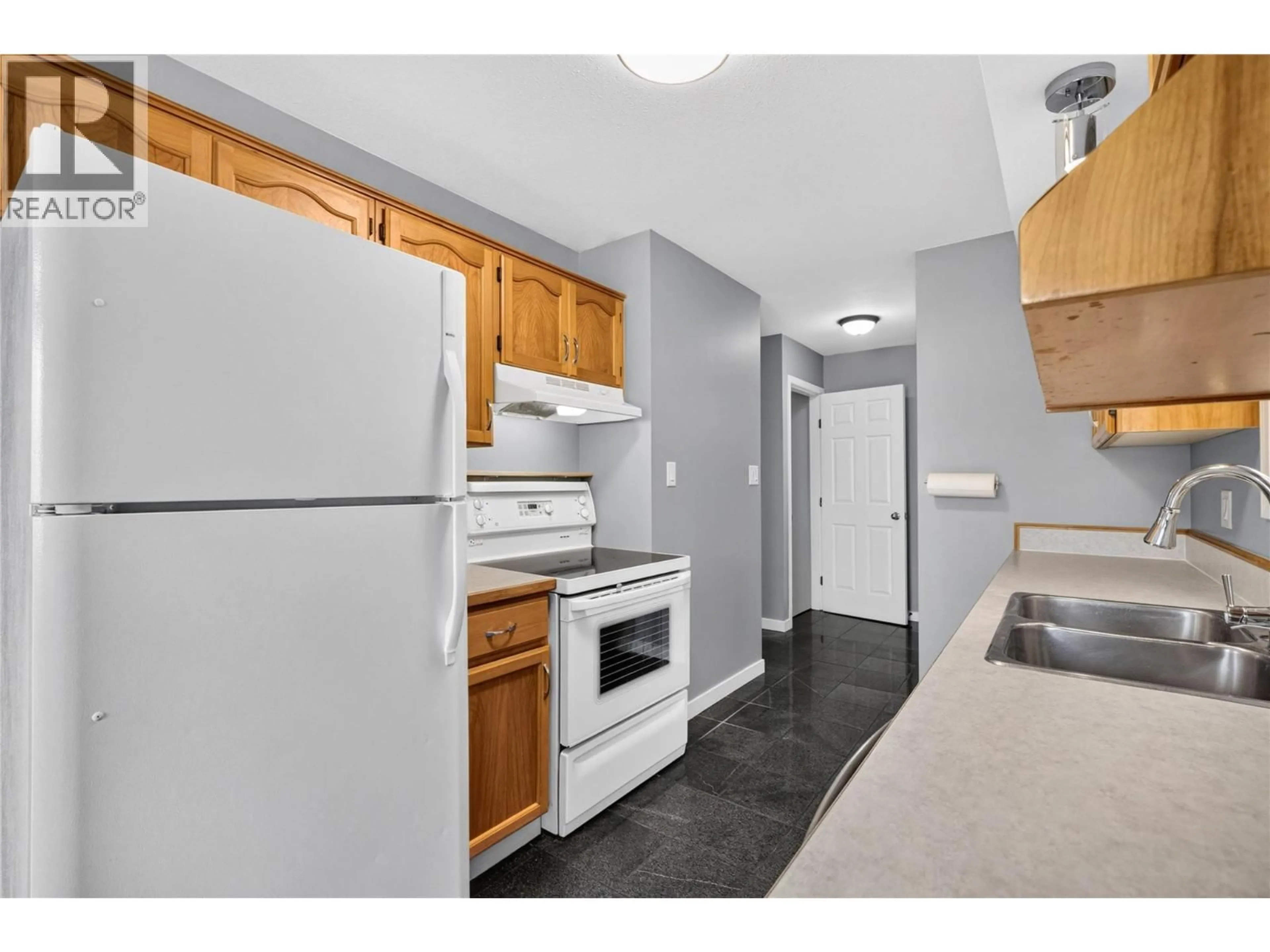 Standard kitchen, unknown for 101 - 460 RENE AVENUE, Penticton British Columbia V2A7M2