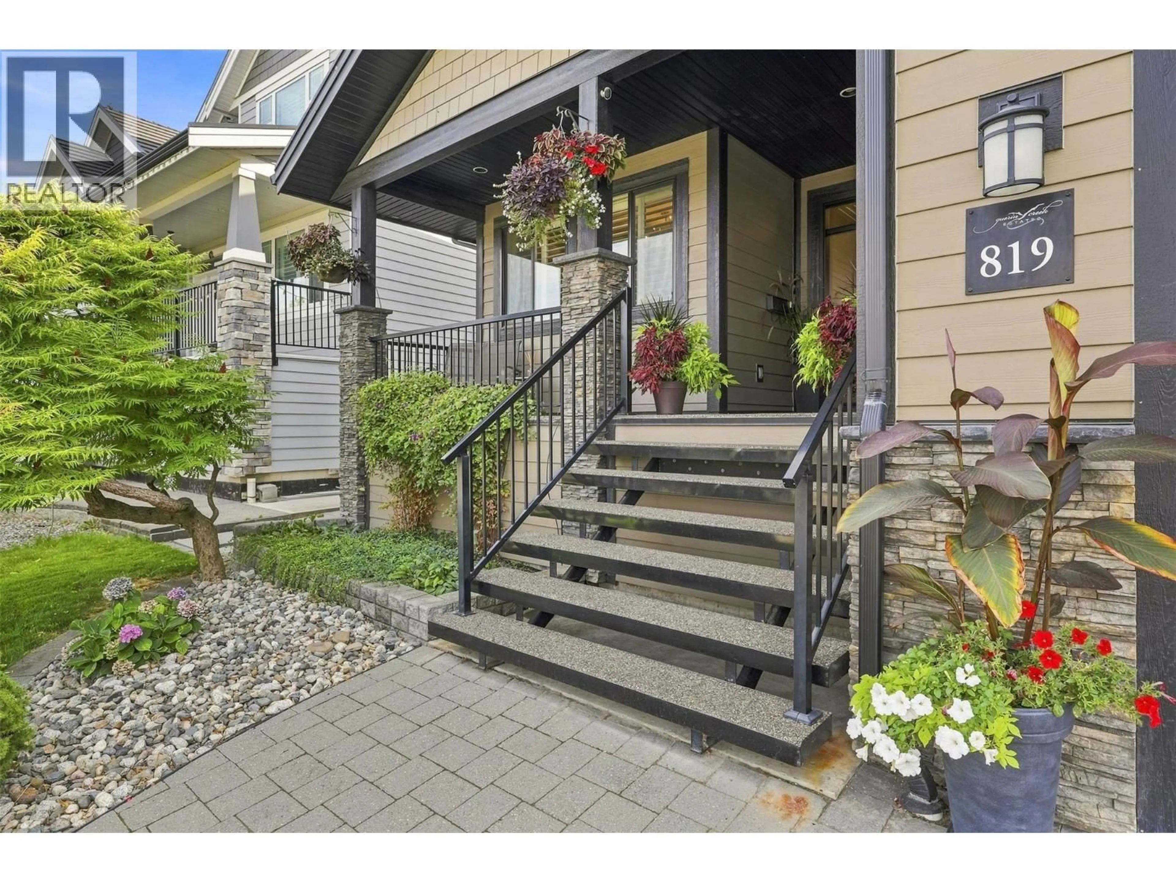 Indoor entryway for 819 FERNIE COURT, Kamloops British Columbia V2C0A7