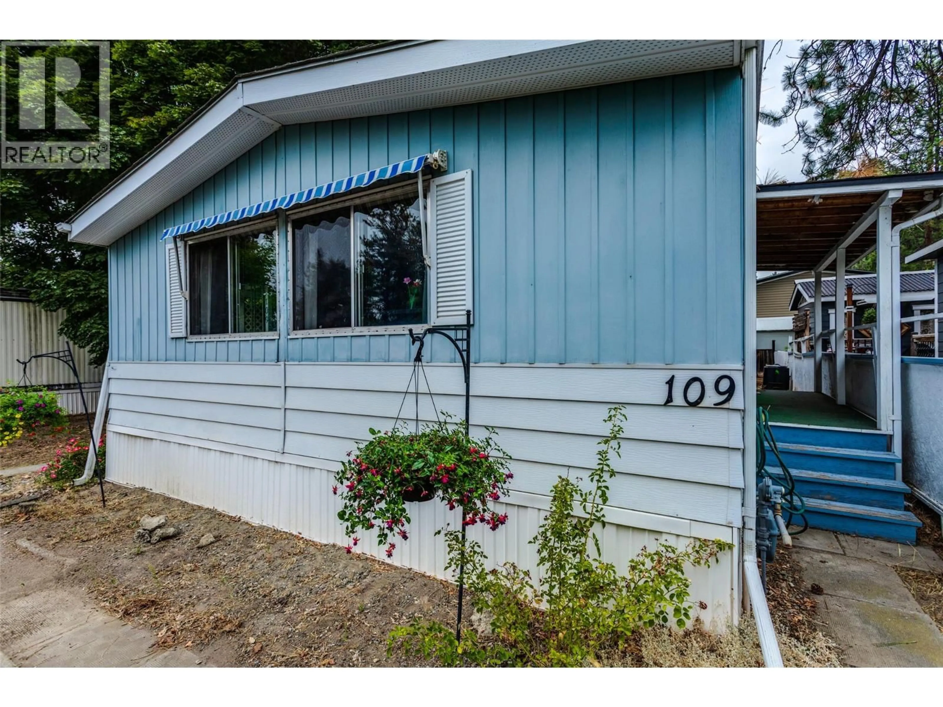 Home with vinyl exterior material, street for 109 - 1999 97 HIGHWAY SOUTH, Westbank British Columbia V1Z1B2