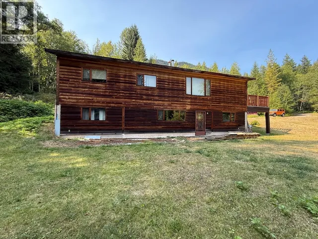 3360 YELLOWHEAD HIGHWAY, Clearwater 3