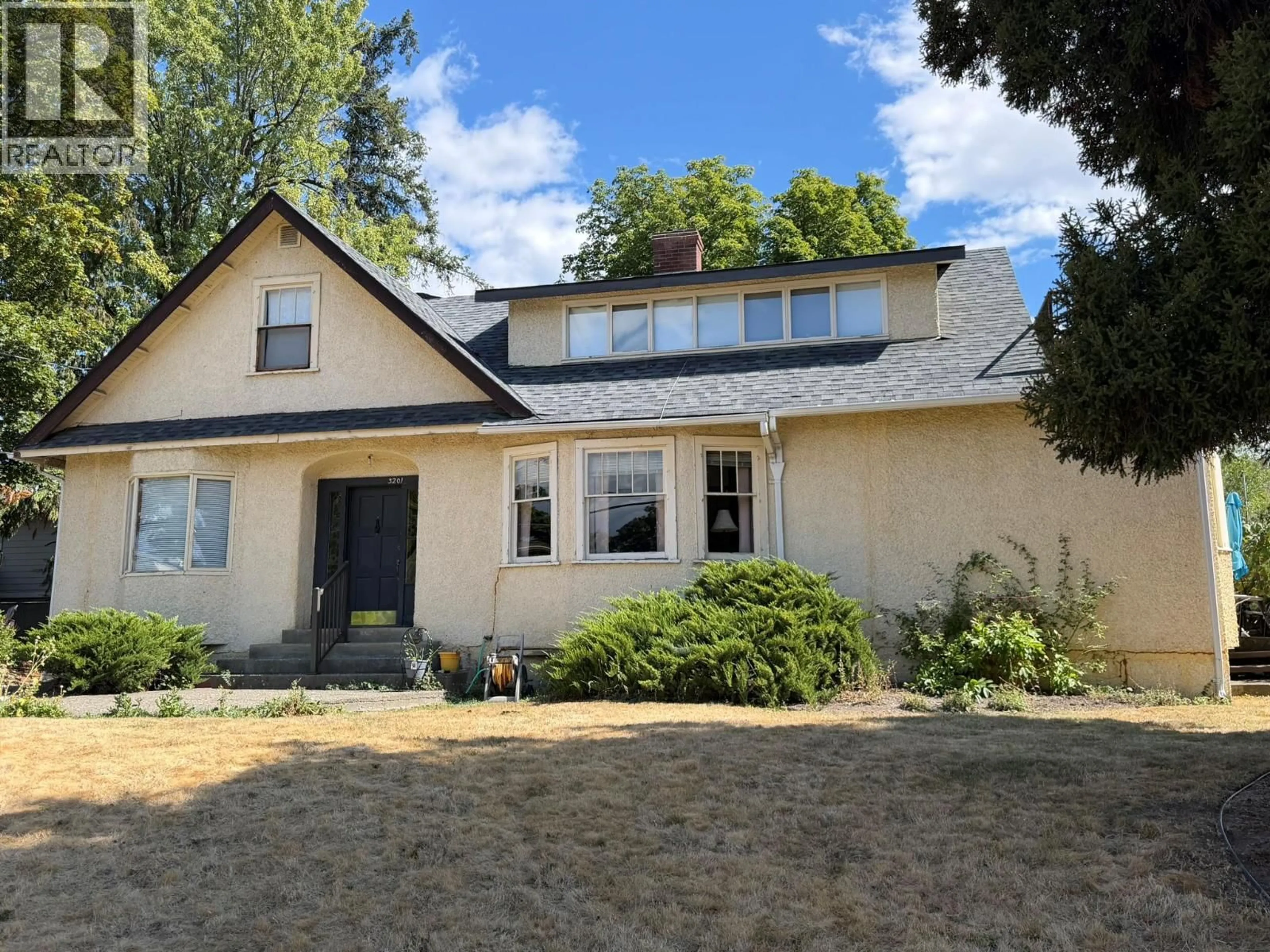 A pic from outside/outdoor area/front of a property/back of a property/a pic from drone, street for 3201 19 STREET, Vernon British Columbia V1T4B6