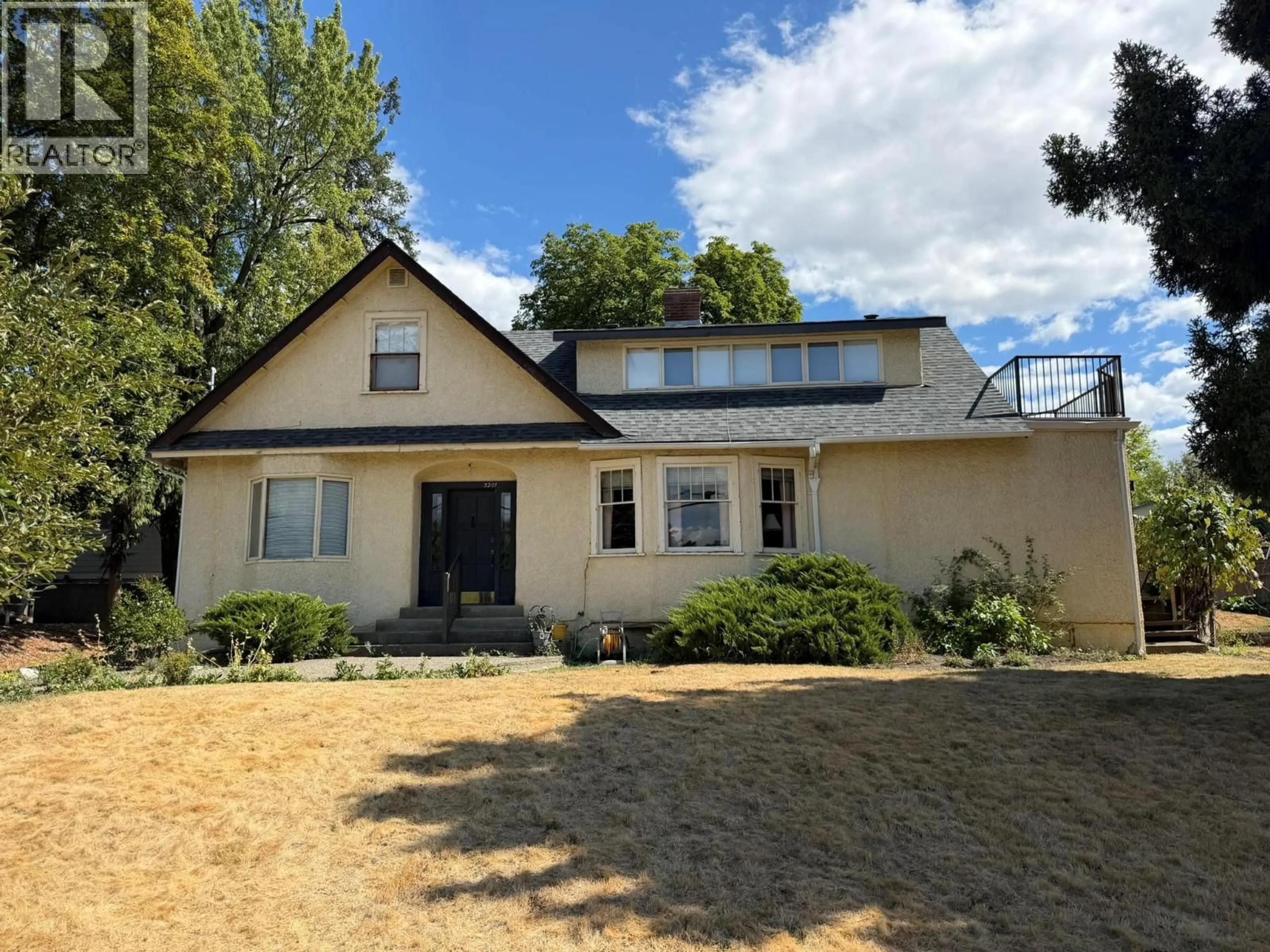 Home with vinyl exterior material, street for 3201 19 STREET, Vernon British Columbia V1T4B6