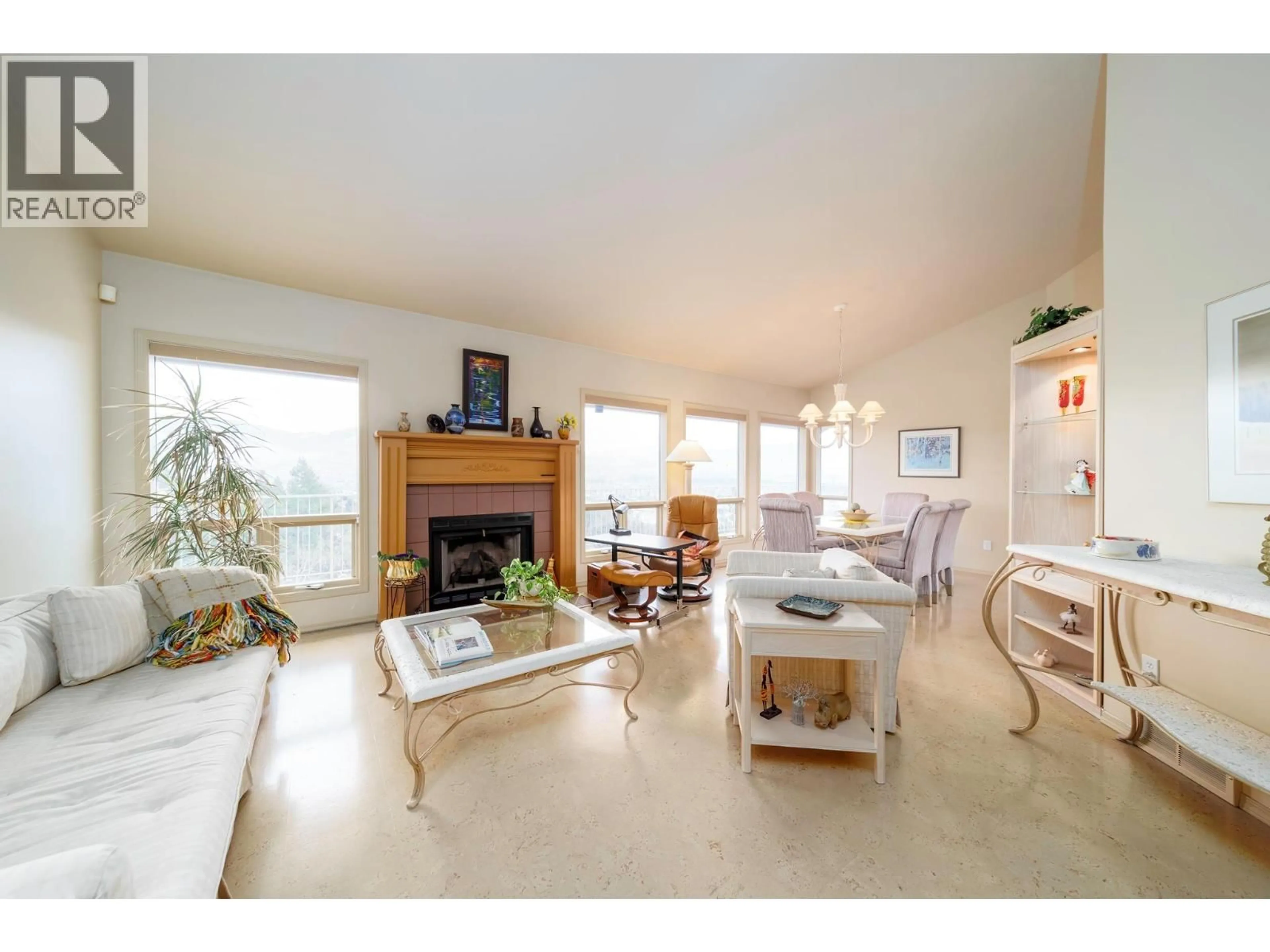 Living room with furniture, unknown for 933 PURCELL DRIVE, Kelowna British Columbia V1V1N8