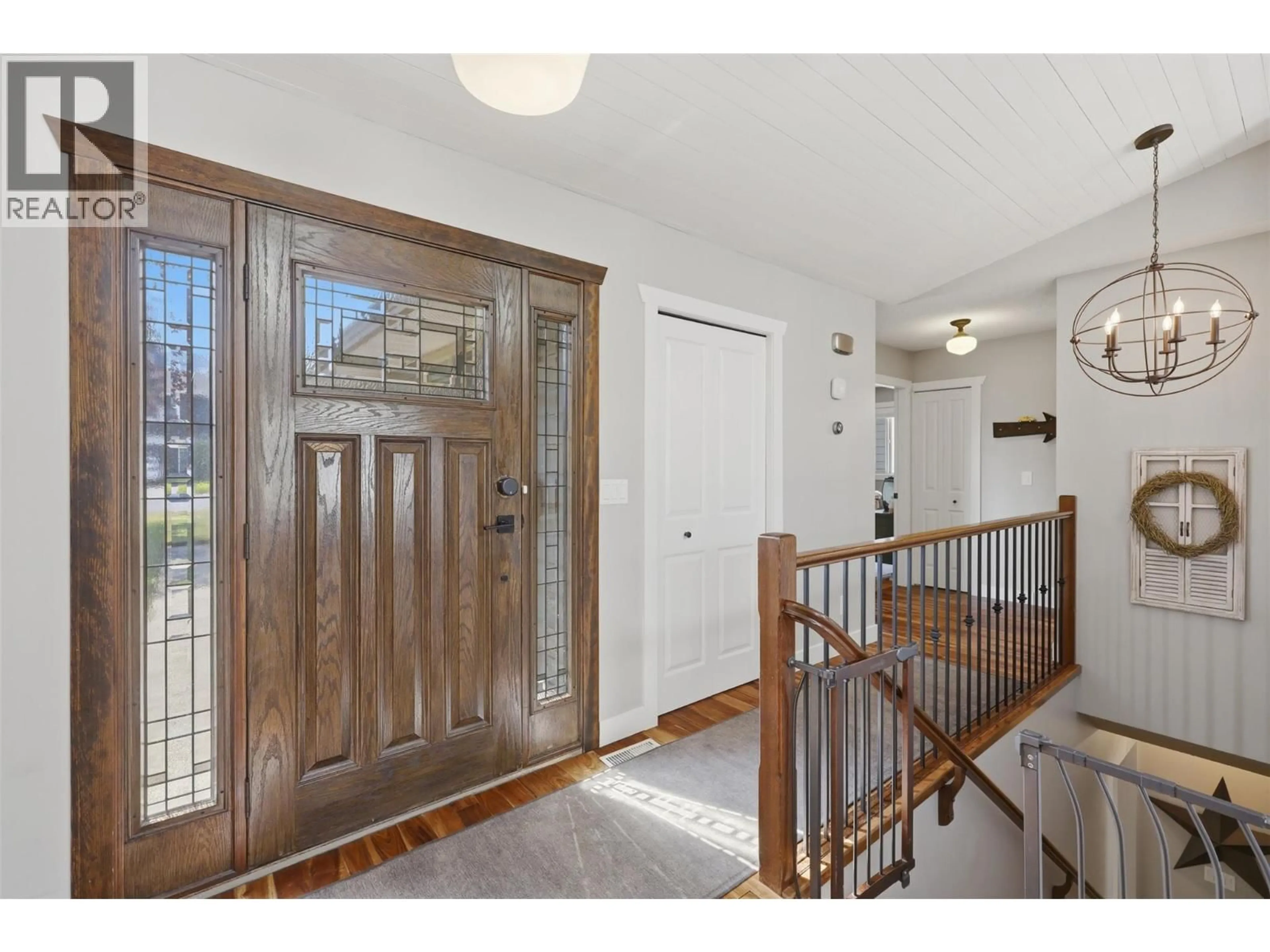 Indoor entryway for 636 BRAEMAR DRIVE, Kamloops British Columbia V1S1H9