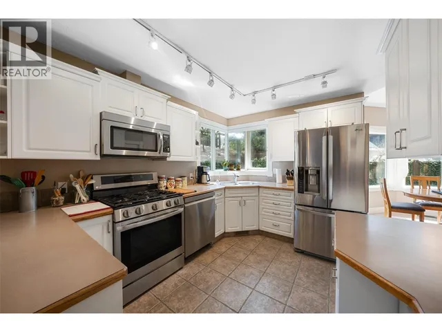 205 MERLIN COURT, Kelowna 4