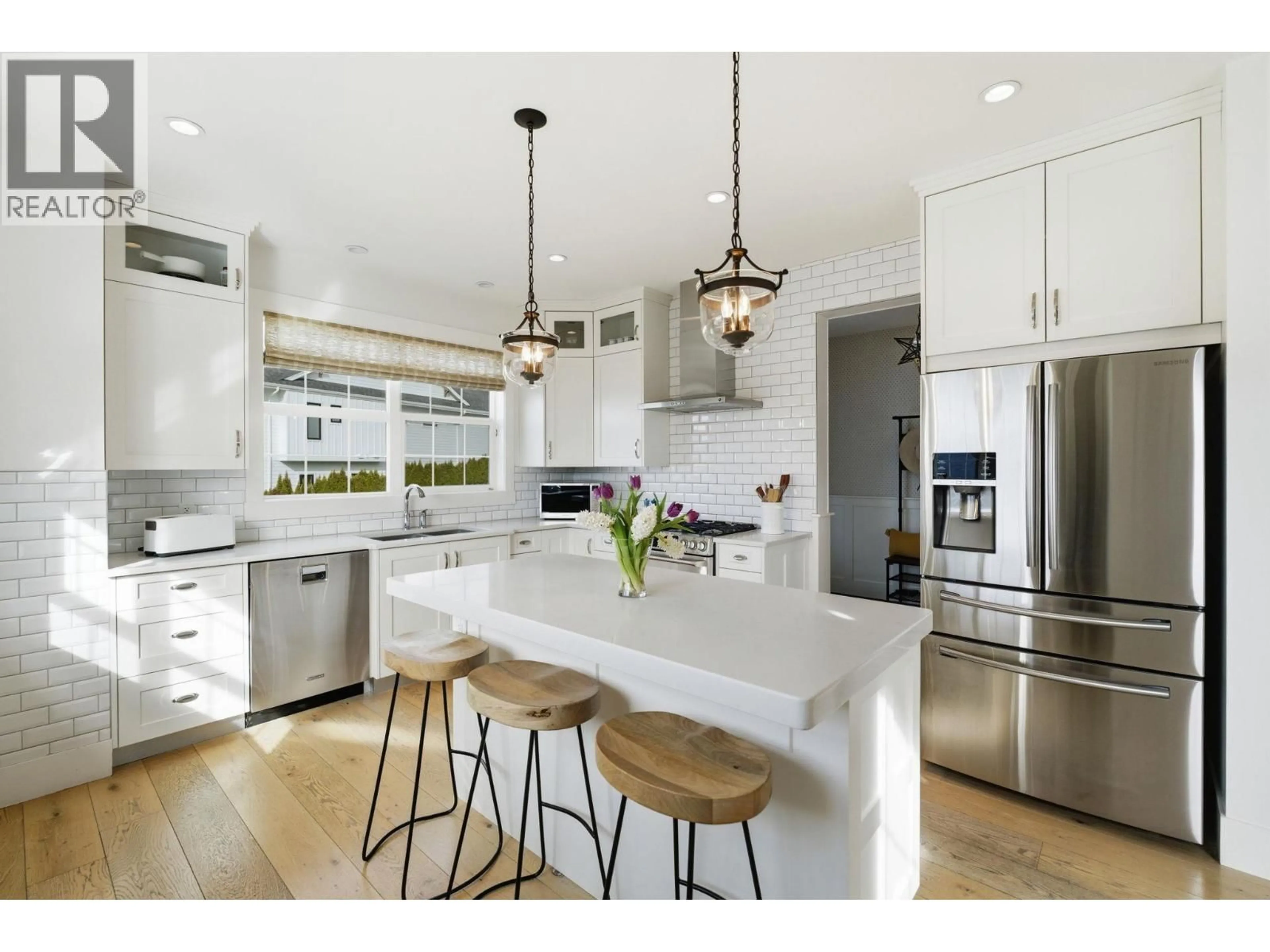 Contemporary kitchen, unknown for 4 - 3121 THACKER DRIVE, West Kelowna British Columbia V1Z1X6