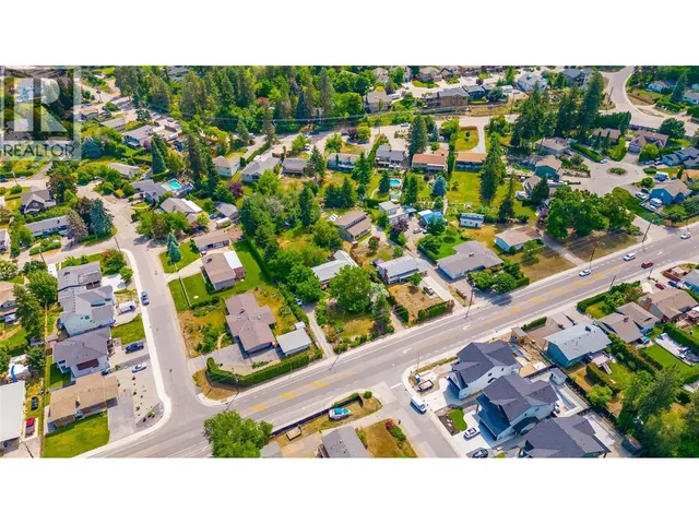 705 HAZELL ROAD, Kelowna 2