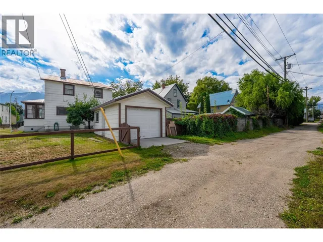 514 FOURTH STREET EAST, Revelstoke 2