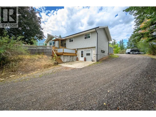 4446 CEDAR HILL ROAD, Falkland 5