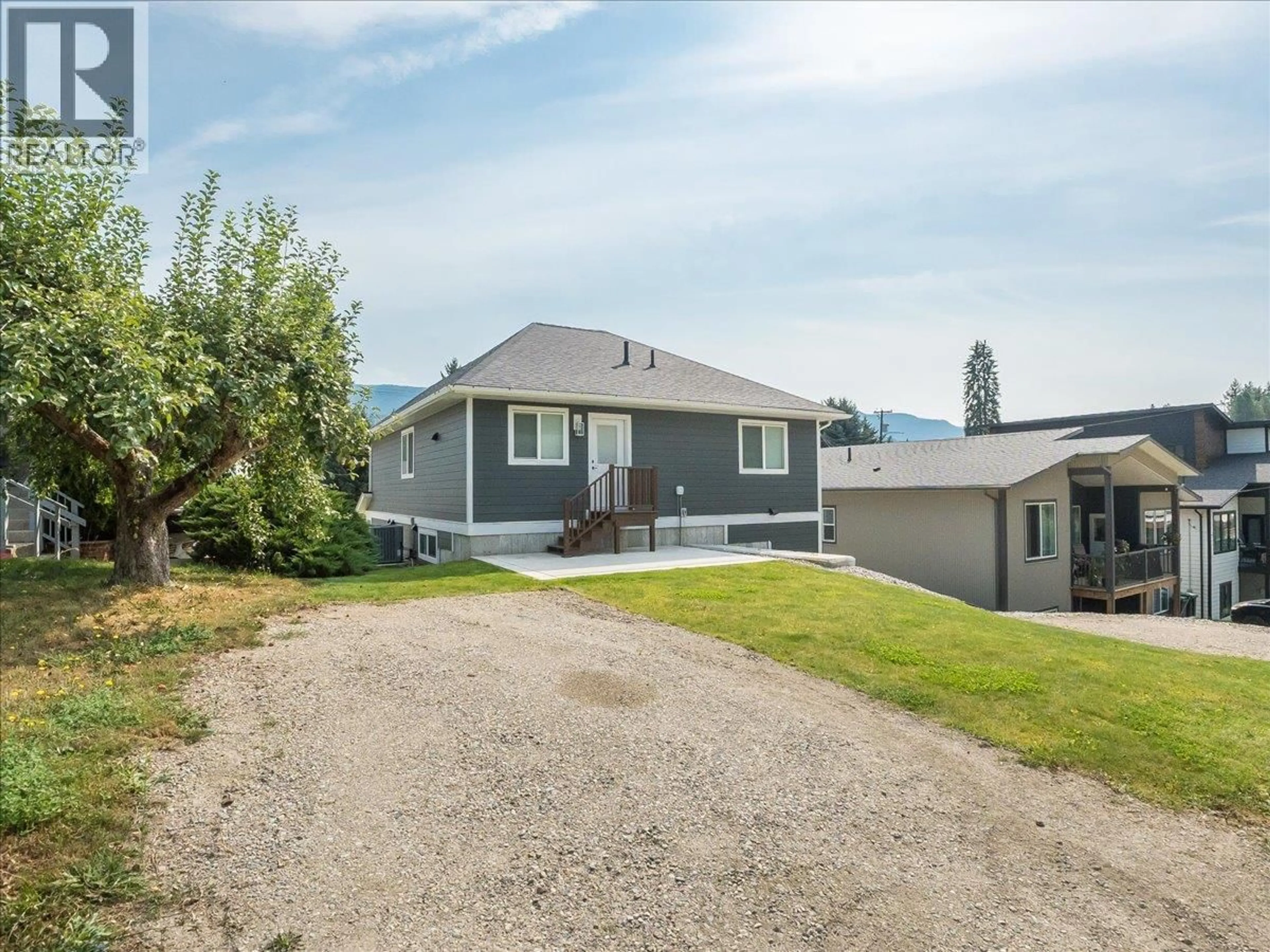 A pic from outside/outdoor area/front of a property/back of a property/a pic from drone, mountain view for 808 7TH AVENUE, Castlegar British Columbia V1N1R9