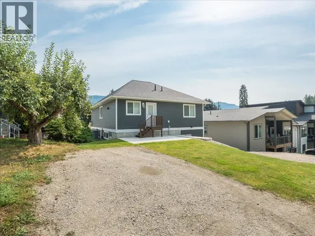 808 7TH AVENUE, Castlegar 4