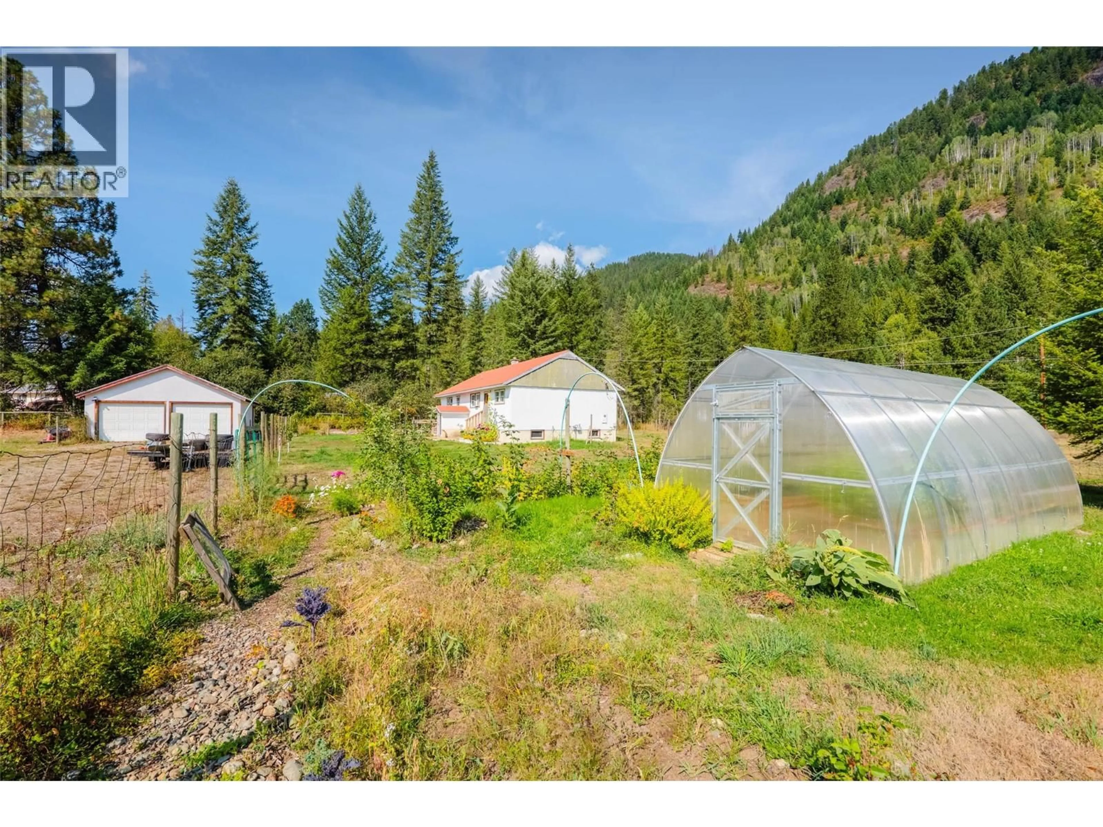 Shed for 6352 HIGHWAY 3 HIGHWAY, Salmo British Columbia V0G1Z0