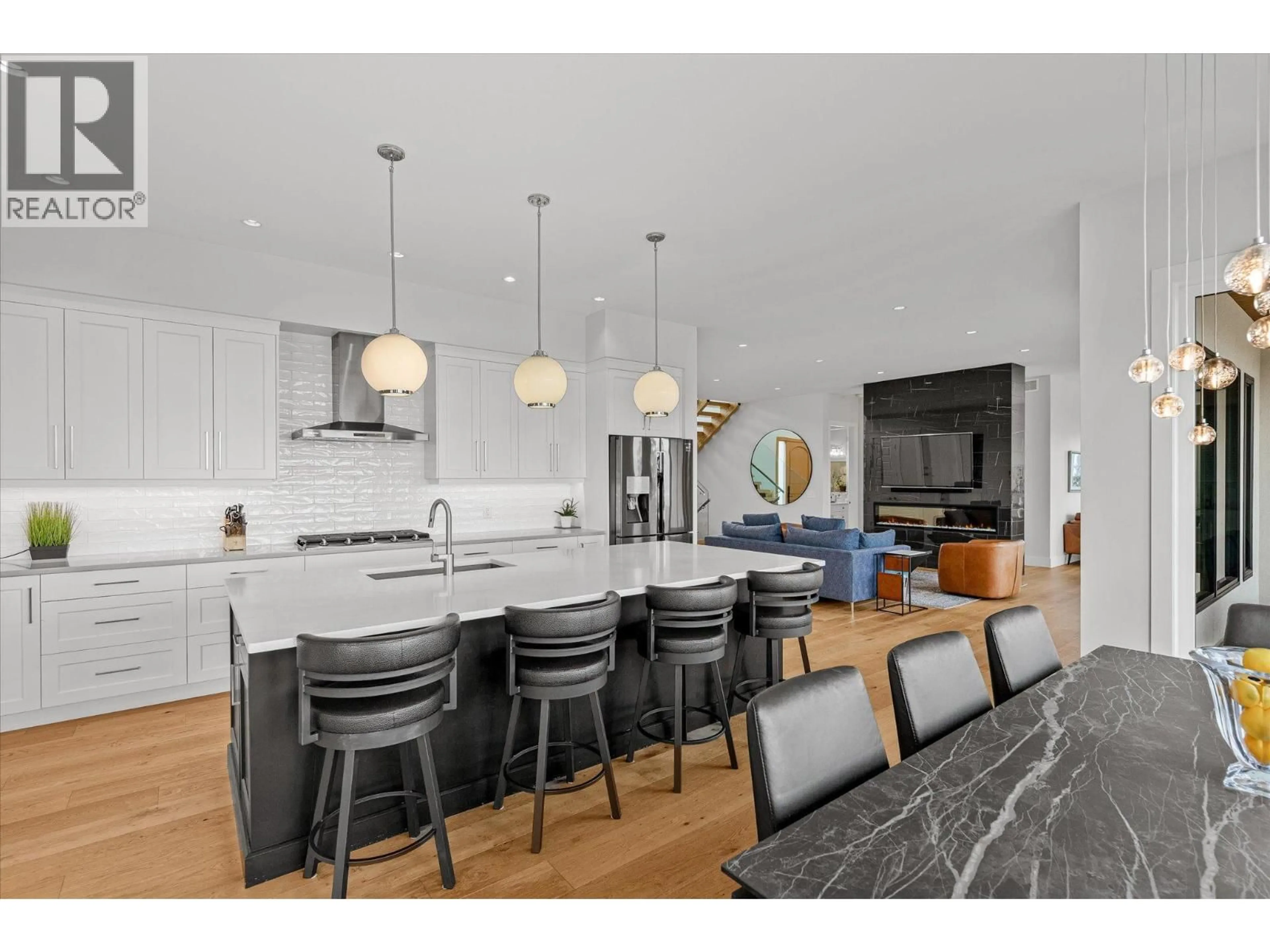 Open concept kitchen, unknown for 980 LEDGEVIEW COURT, Kelowna British Columbia V1W5M6