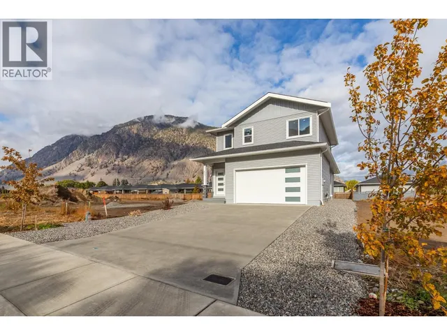 396 11TH AVENUE, Keremeos 2