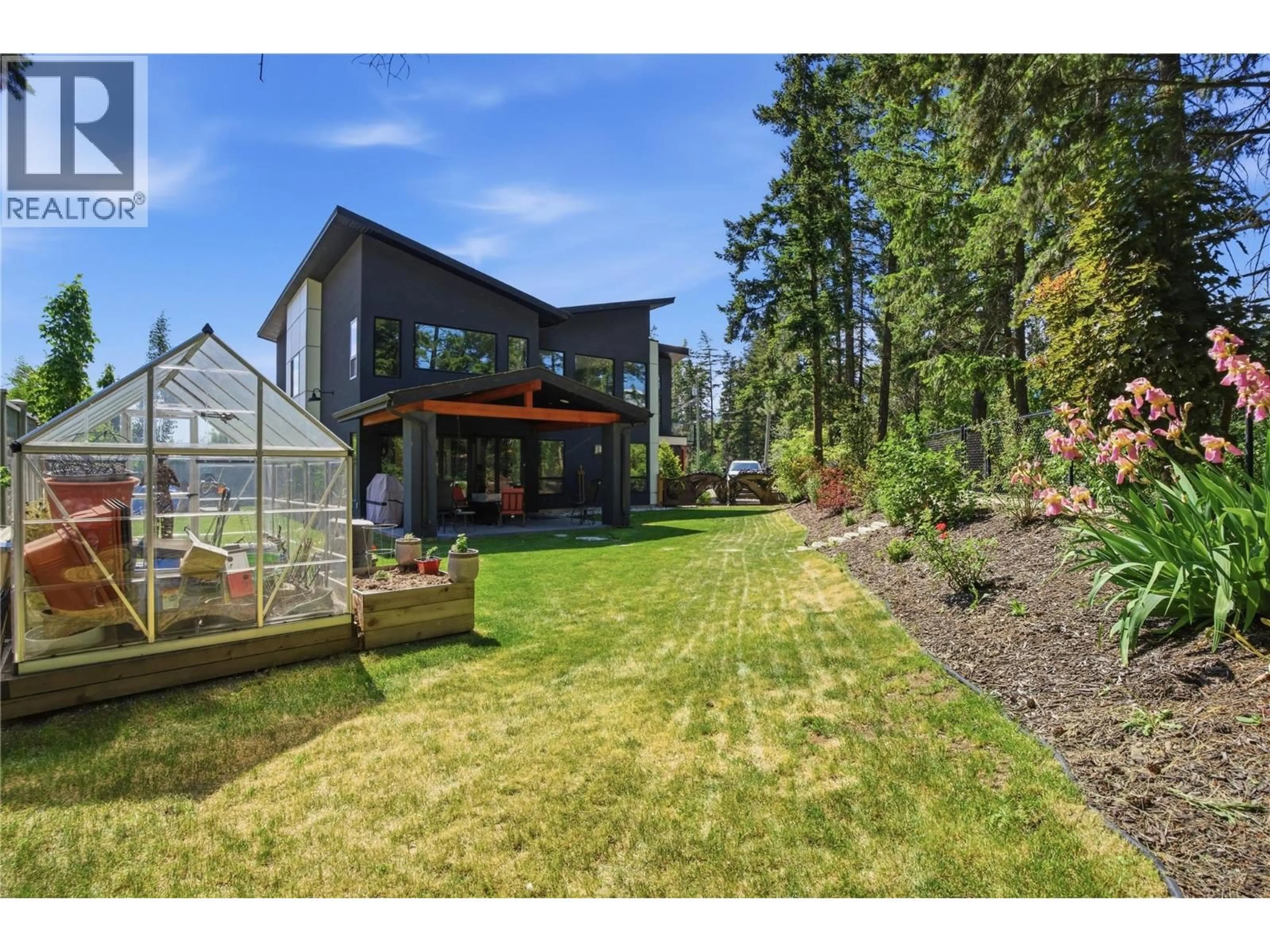 A pic from outside/outdoor area/front of a property/back of a property/a pic from drone, unknown for 1015 PAQUETTE ROAD, Chase British Columbia V0E1M1