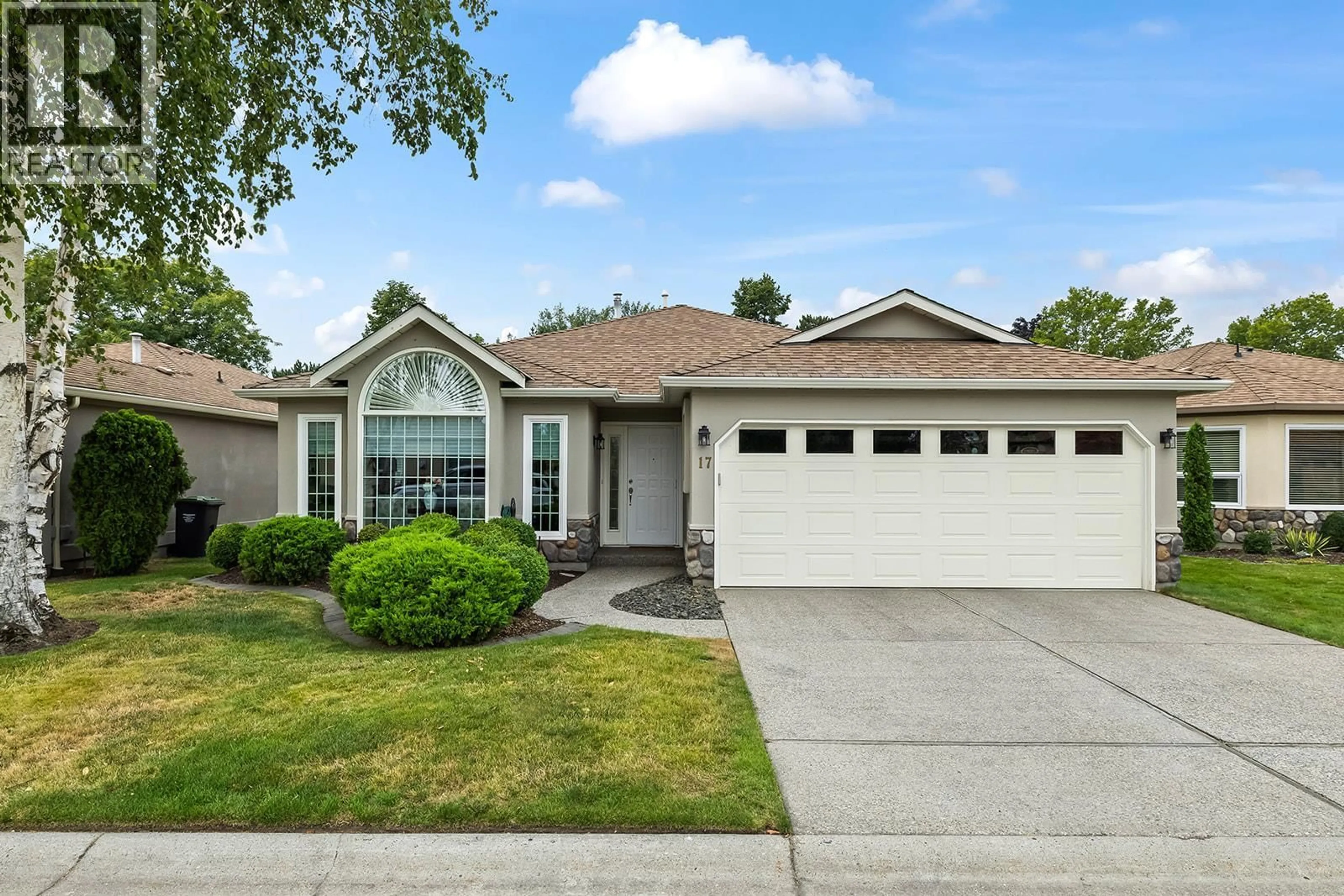Home with vinyl exterior material, street for 17 - 1201 CAMERON AVENUE, Kelowna British Columbia V1W3R7
