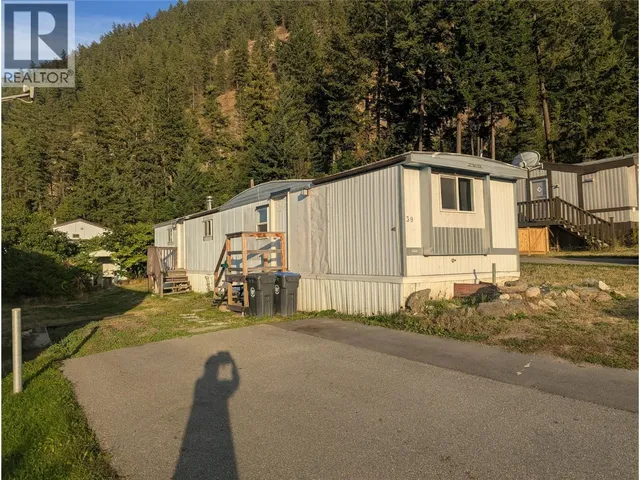 39 - 1214 OKANAGAN AVENUE, Chase 3