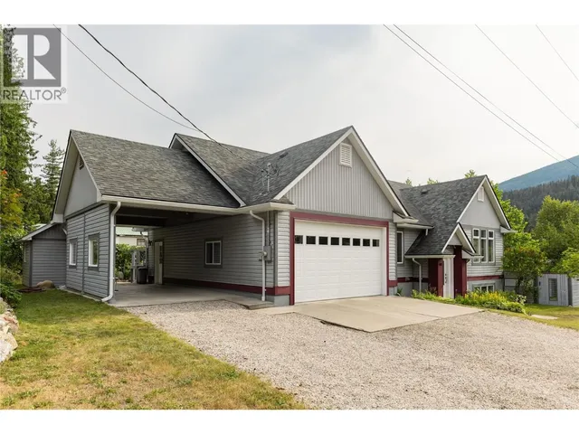 603 FLETCHER AVENUE, Slocan 3
