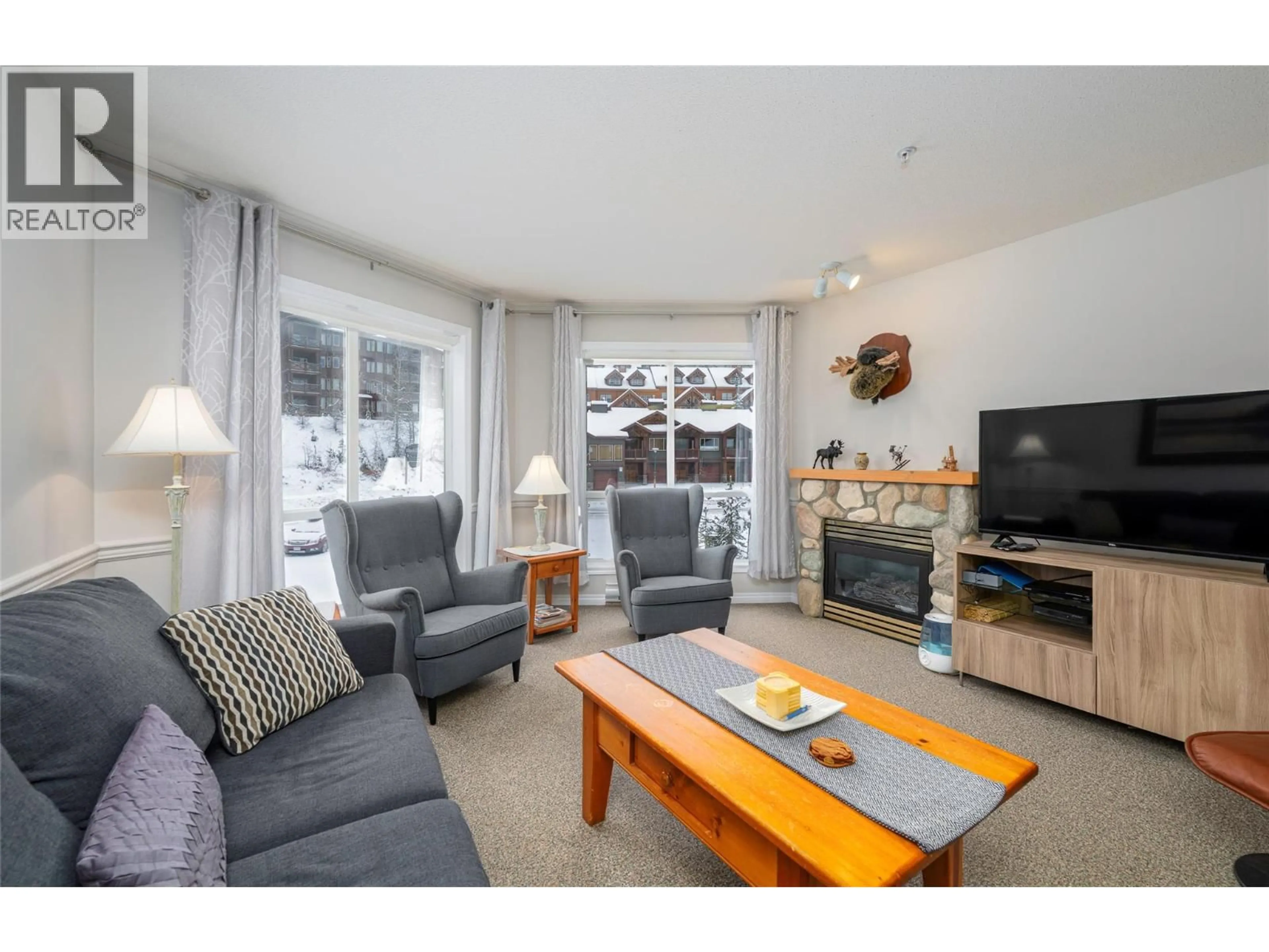 Living room with furniture, unknown for 308 - 215 KETTLE VIEW ROAD, Big White British Columbia V1P1P3