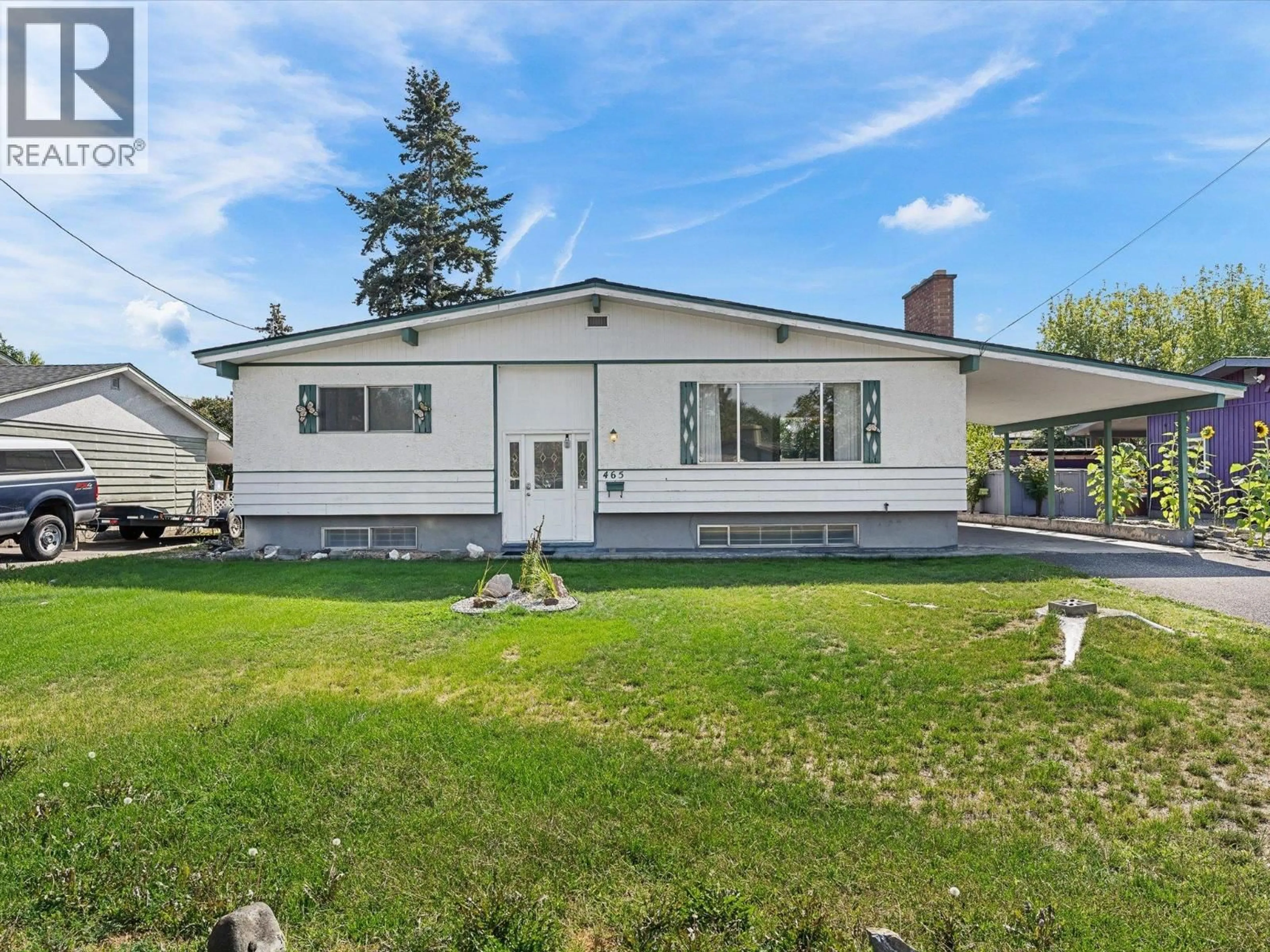 Home with vinyl exterior material, unknown for 465 HOLLYDELL ROAD, Kelowna British Columbia V1X1L1