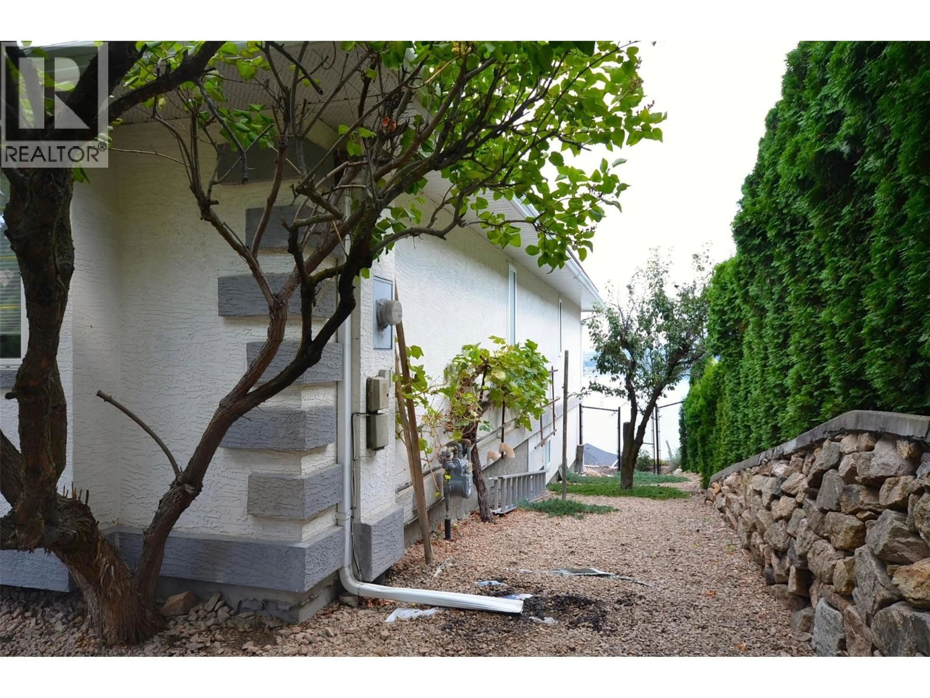 Patio, street for 7927 STONERIDGE DRIVE, Coldstream British Columbia V1B2T7