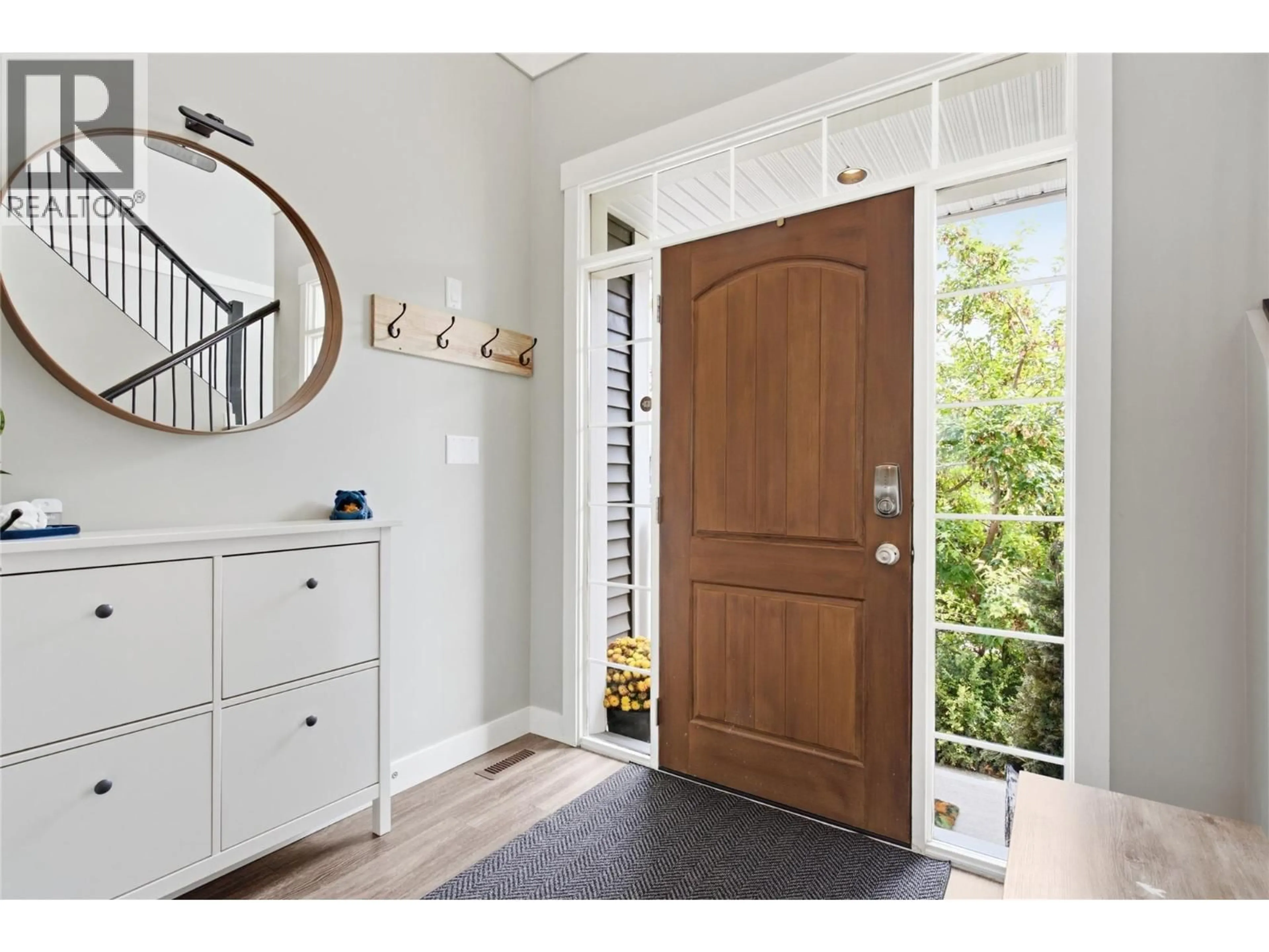 Indoor entryway for 1551 COWAN WAY, Merritt British Columbia V1K1B8