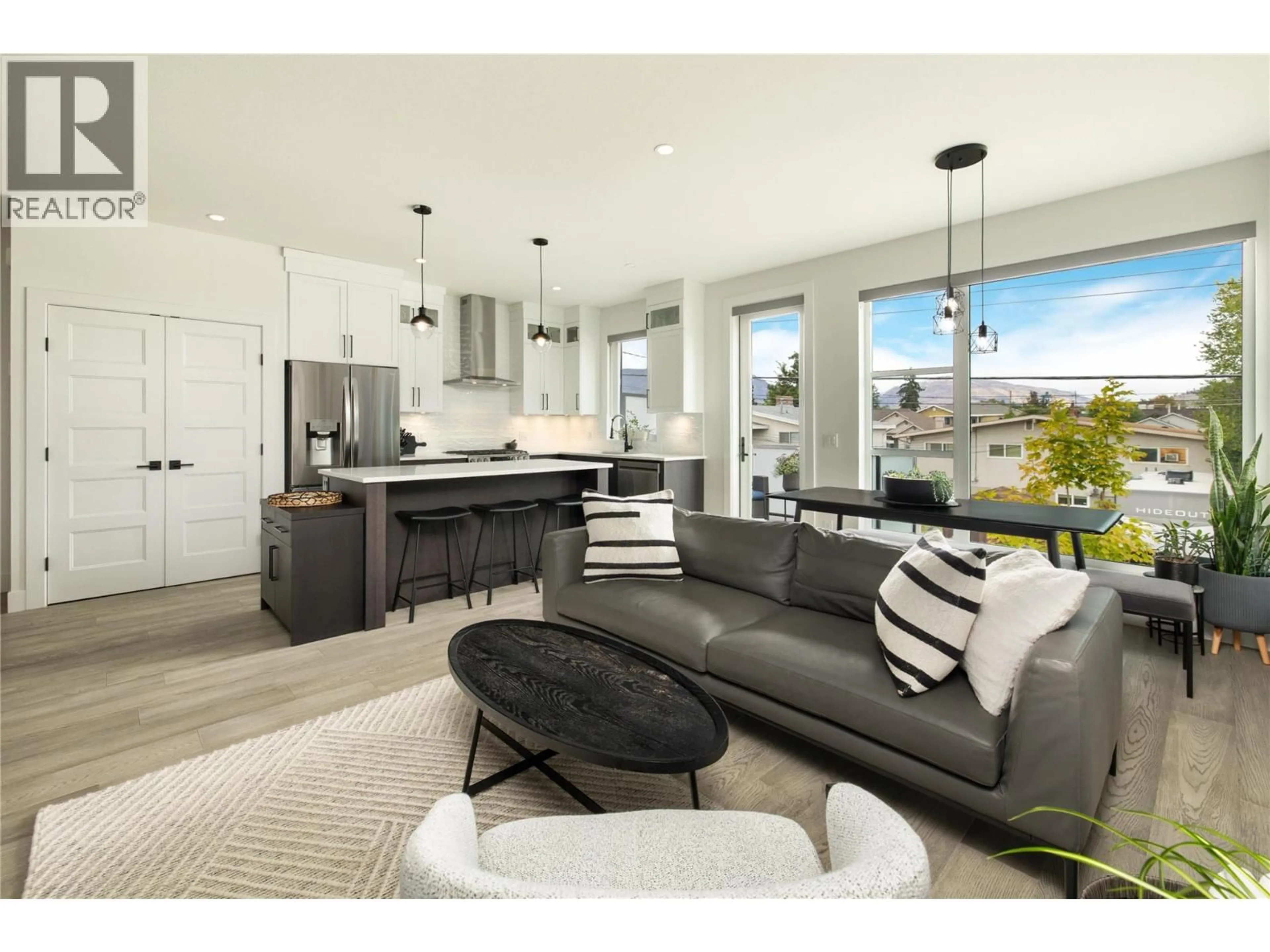 Open concept kitchen, unknown for 798 WARDLAW AVENUE, Kelowna British Columbia V1Y5B9