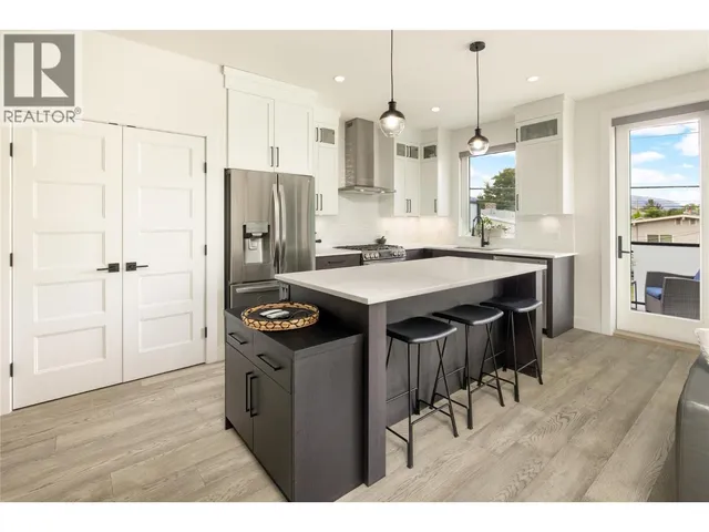 798 WARDLAW AVENUE, Kelowna 3