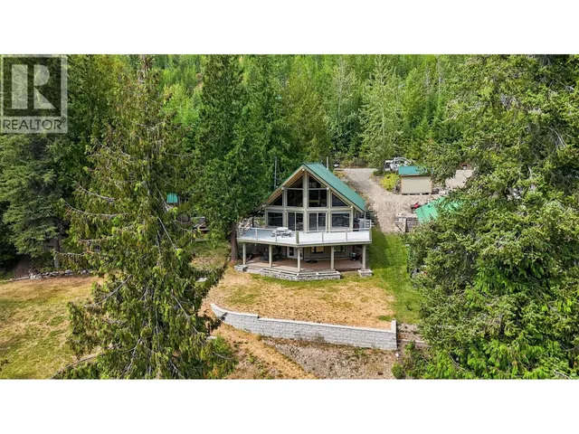 17 - 7540 RUSSEL FSR CREEK, Barriere 4