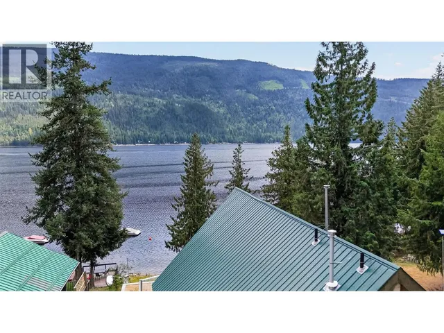 17 - 7540 RUSSEL FSR CREEK, Barriere 5
