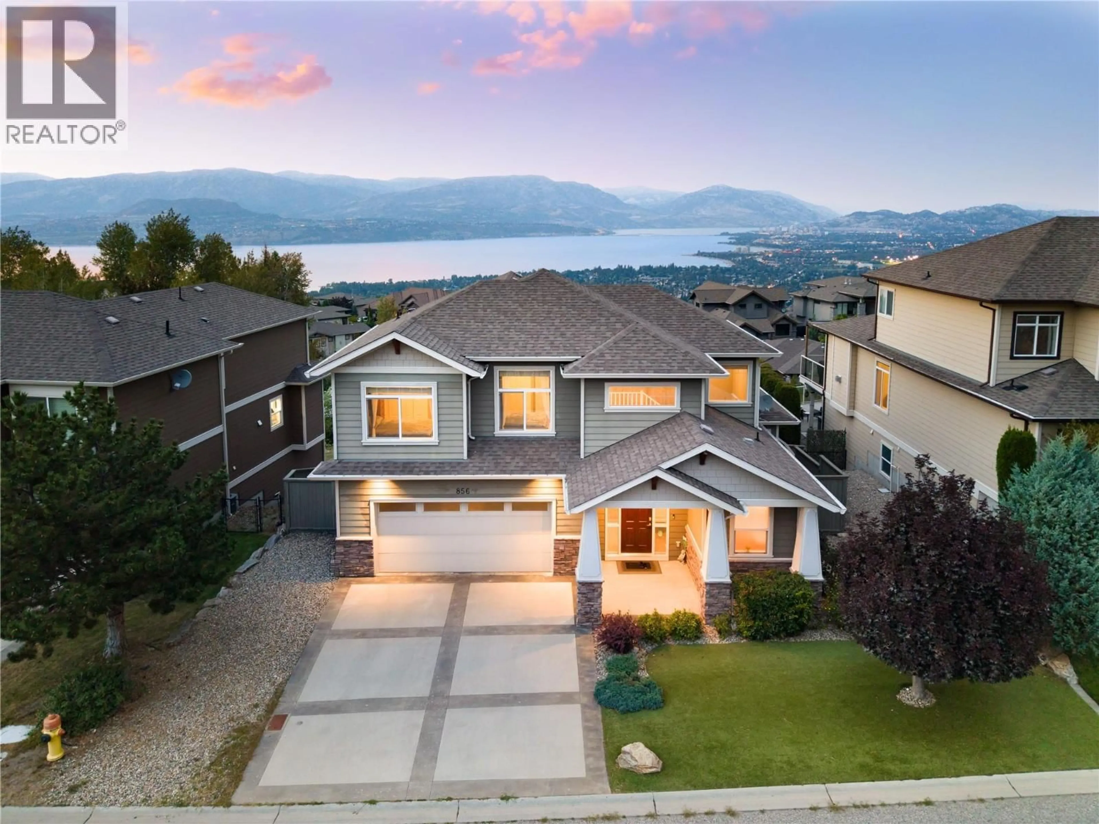 A pic from outside/outdoor area/front of a property/back of a property/a pic from drone, mountain view for 856 HEWETSON AVENUE, Kelowna British Columbia V1W5C9