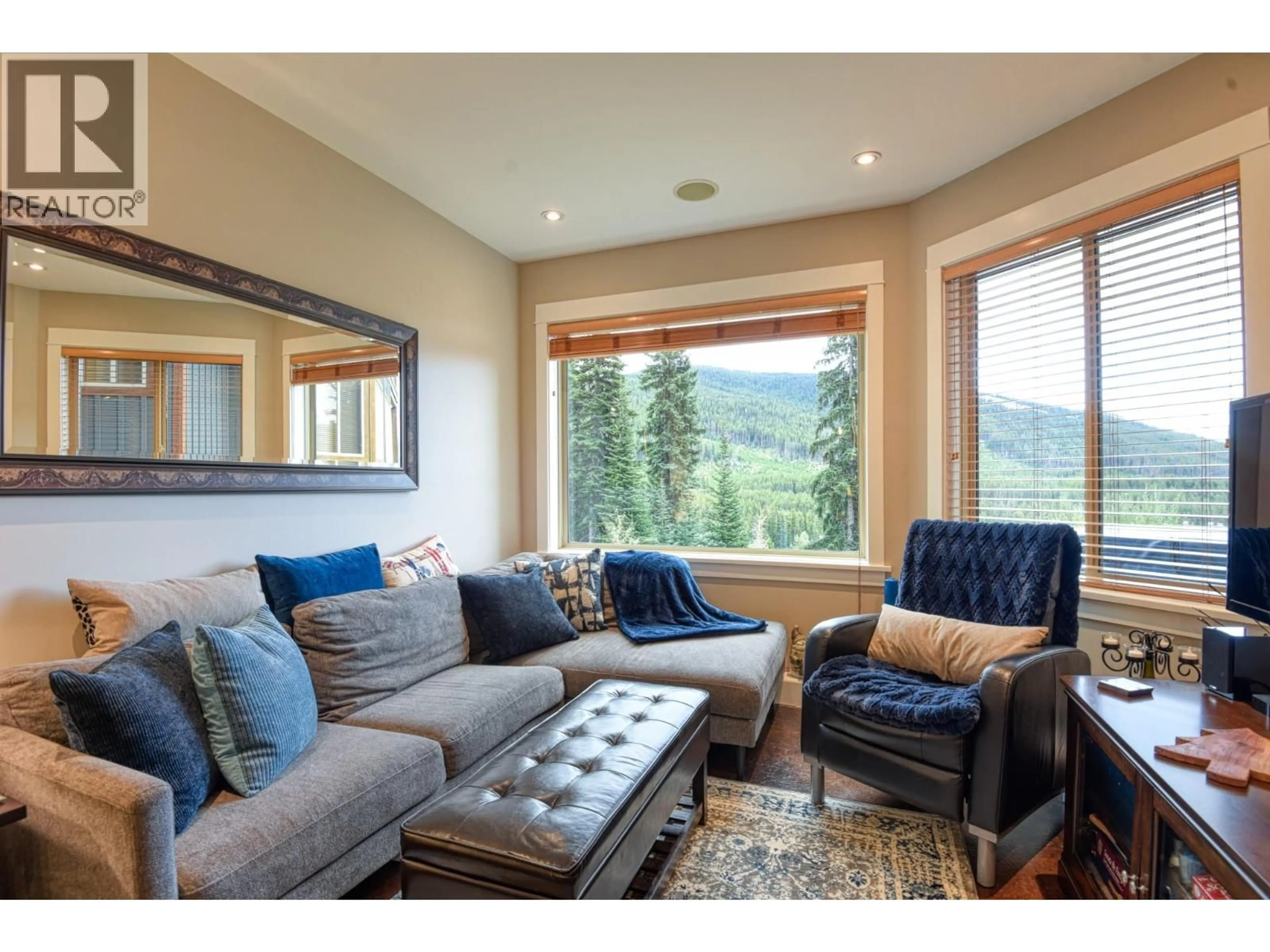 Living room with furniture, unknown for 12 - 306 CREEKVIEW ROAD, Apex Mountain British Columbia V0H1K0