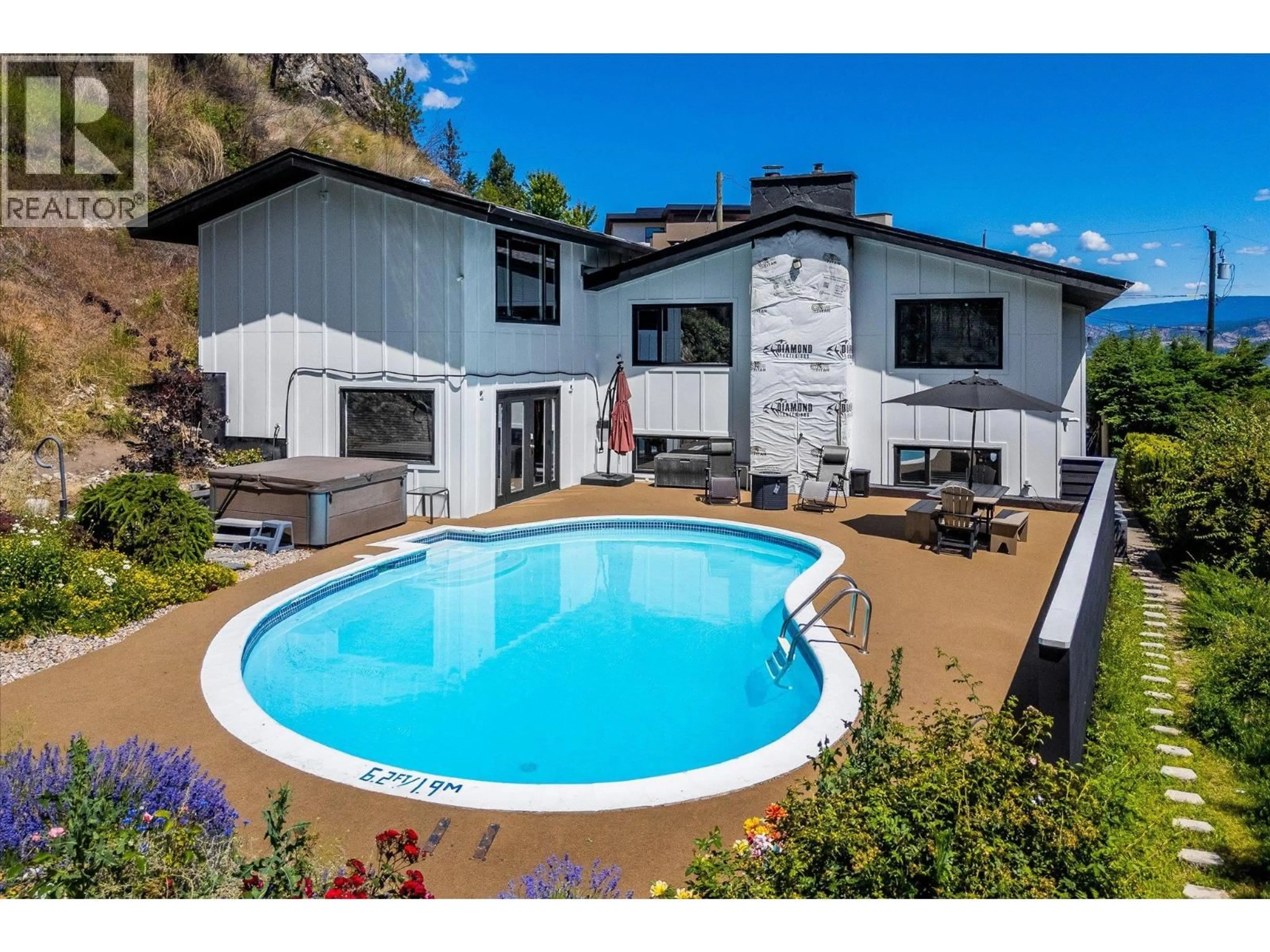 Pool for 1084 WESTSIDE ROAD SOUTH, West Kelowna British Columbia V1Z3S1